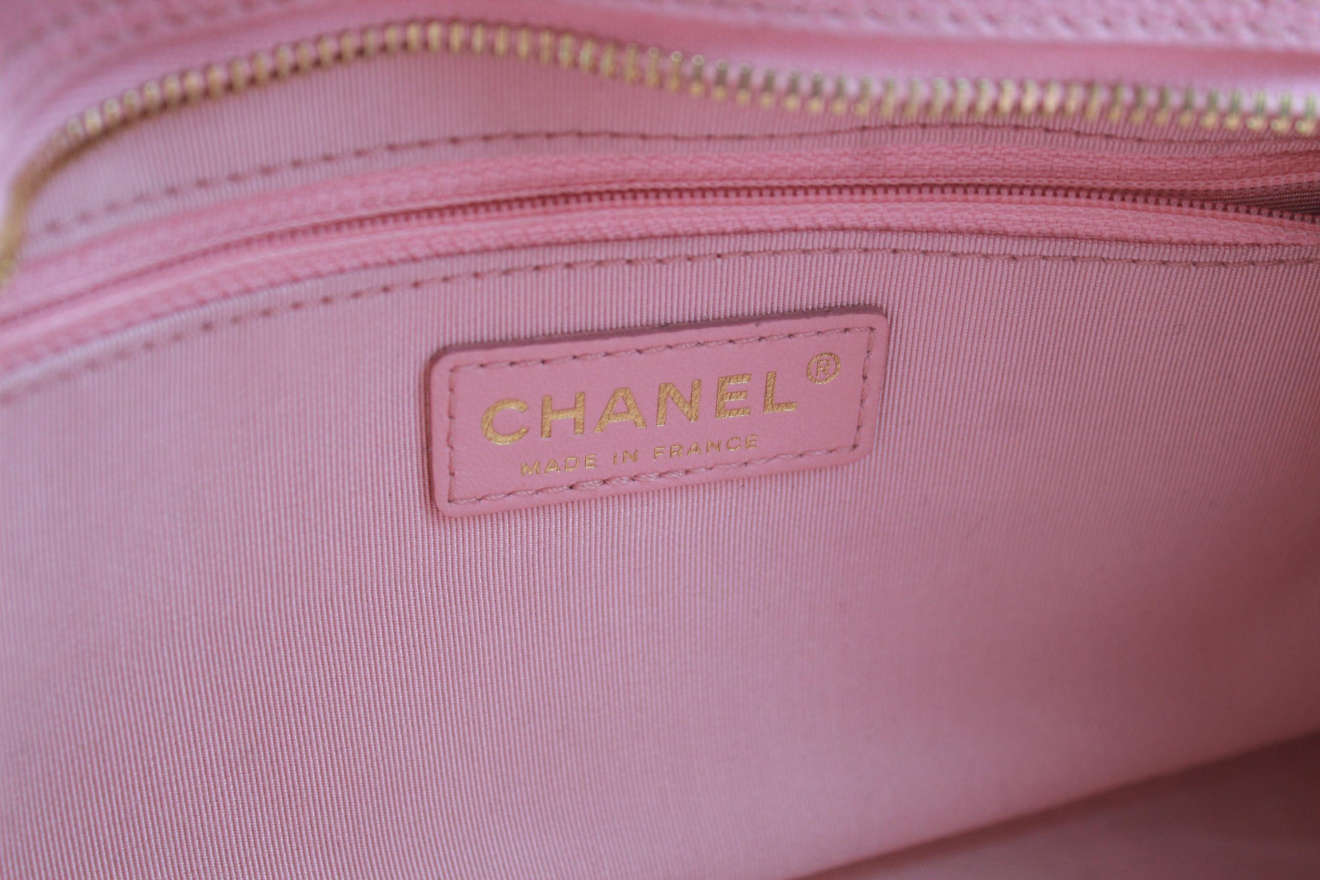 Chanel Mini Handbag  Boston  Quilted Pink Caviar Leather In Good Condition In Paris, FR
