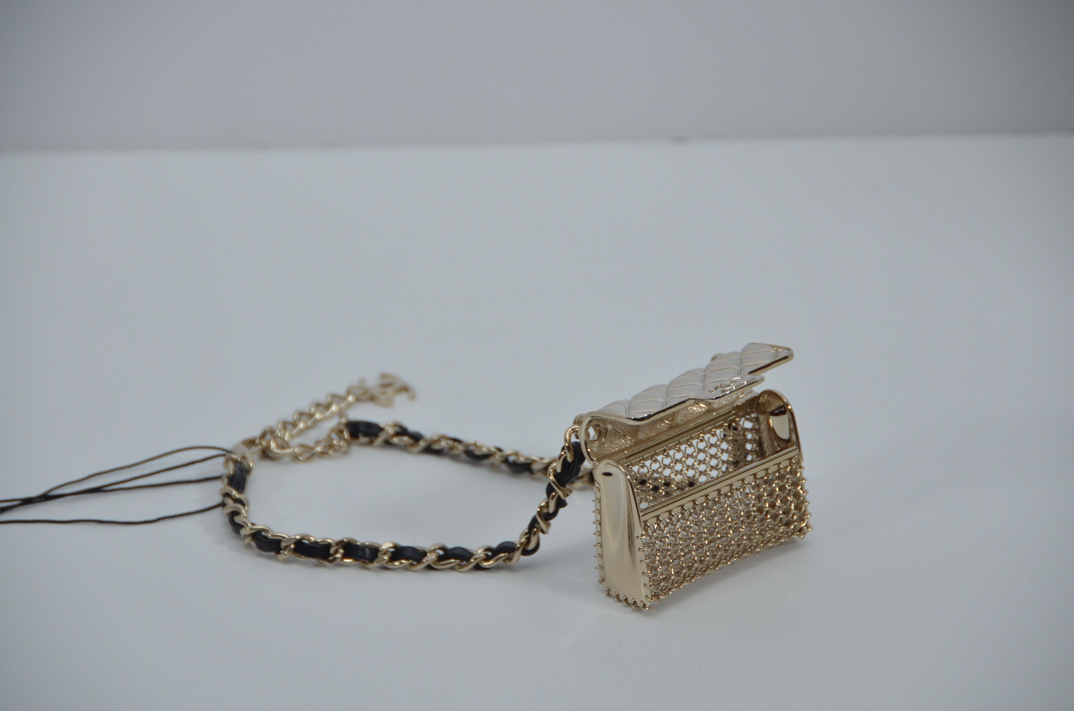 Chanel Mini-Handtasche/Halskette Chunky Choker   Neu Mit Tags  im Zustand „Neu“ im Angebot in New York, NY