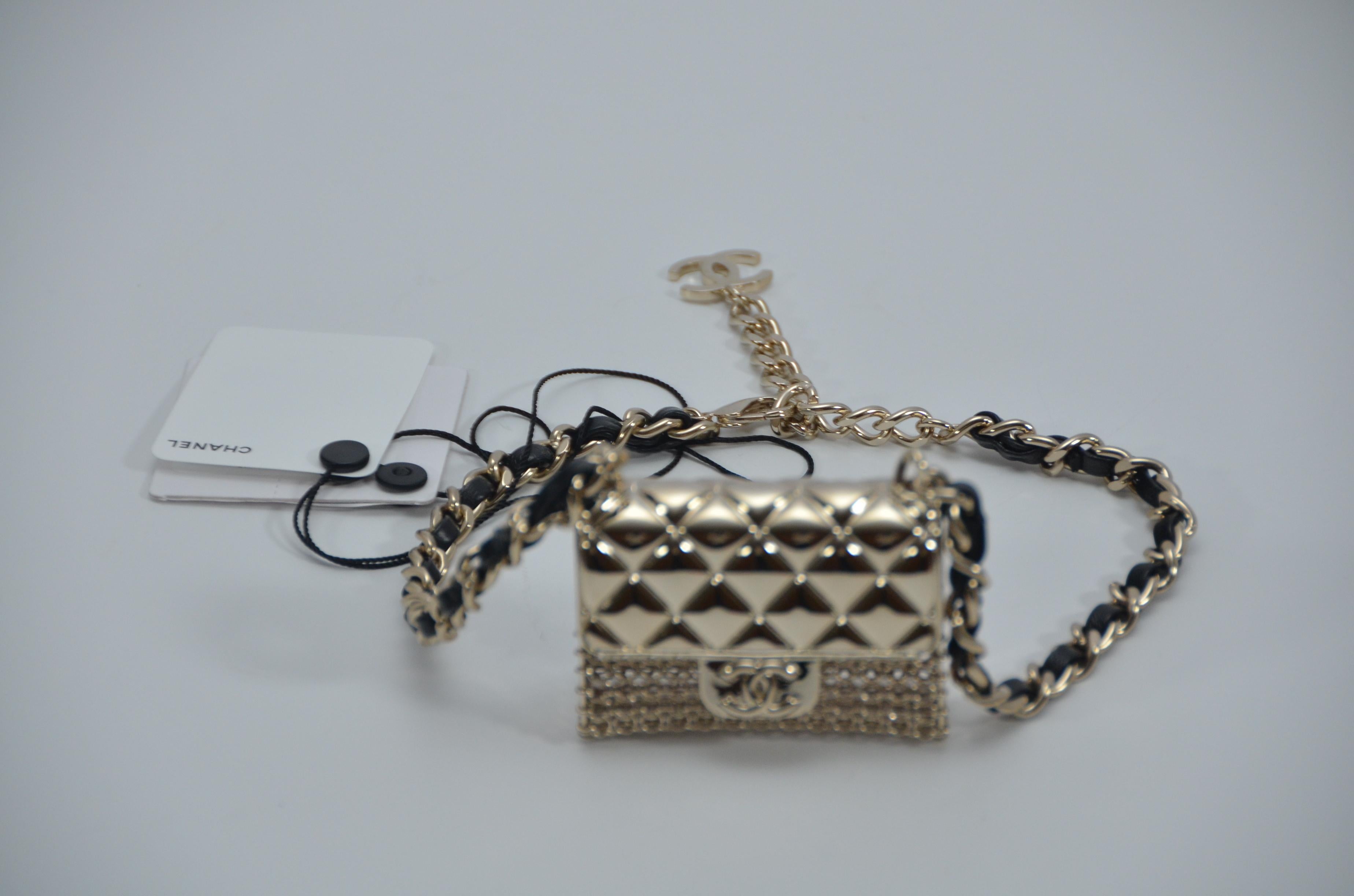 Chanel Mini-Handtasche/Halskette Chunky Choker   Neu Mit Tags  für Damen oder Herren im Angebot