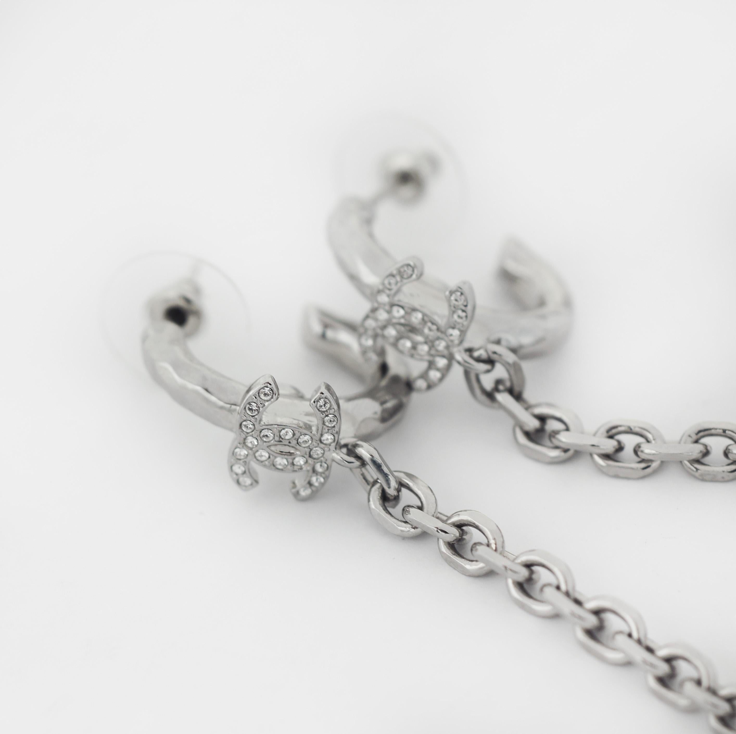 Women's CHANEL Mini Hoop Strass CC Chain Link Ear Cuff Earrings