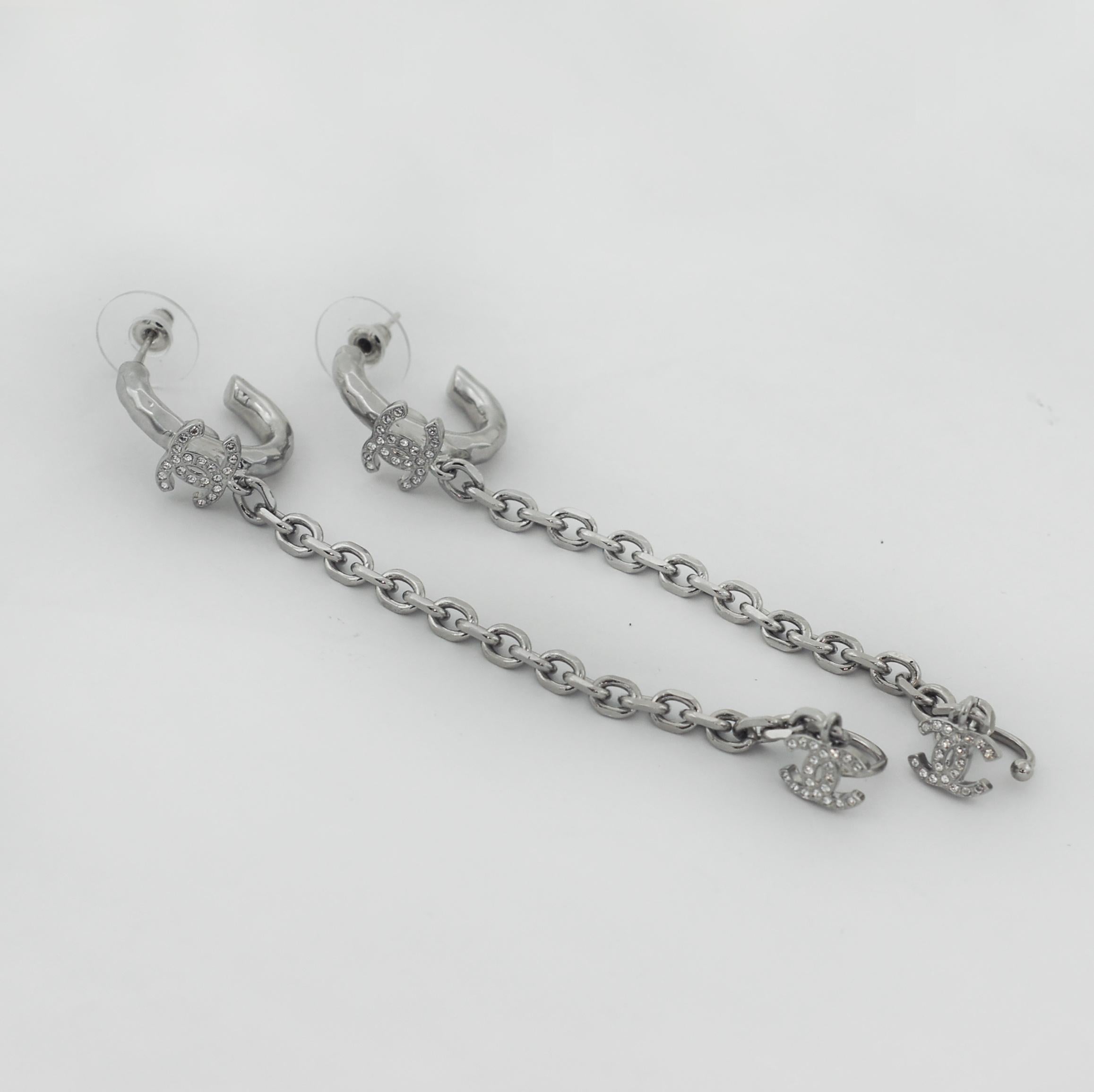 CHANEL Mini Hoop Strass CC Chain Link Ear Cuff Earrings 3