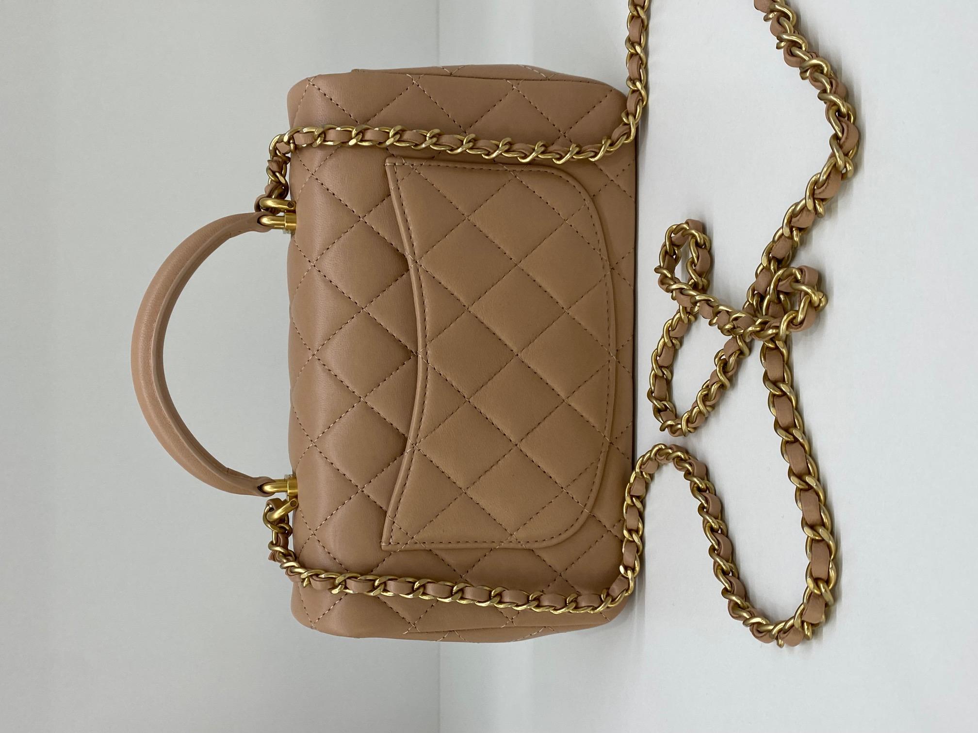 Condition: Like New -no signs of wear on bag

Colour: Beige

Leather: Lambskin 

RRP: approx. $13,000 AUD

Hardware Colour: GHW

Inclusion: Full set (copy of receipt)

Origin: France
