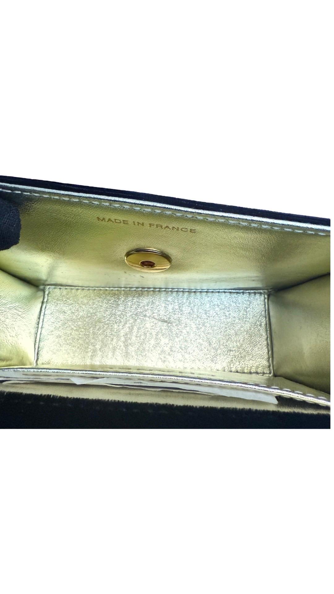 Chanel mini sac à bandoulière carré en velours noir à rabat classique en vente 5