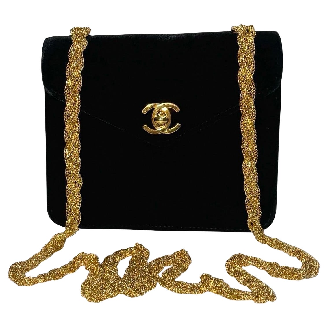 Chanel mini sac à bandoulière carré en velours noir à rabat classique en vente