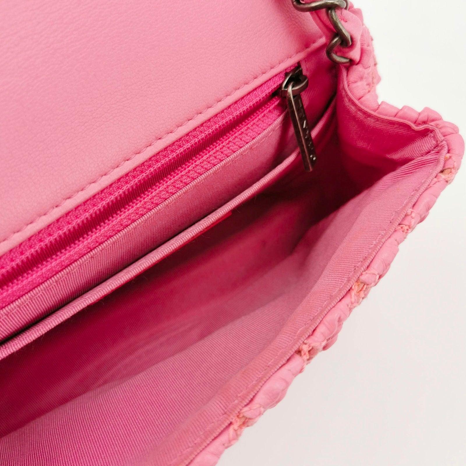 Chanel Mini Square Classic Flap Pink CC Paris Seoul Crochet Leather In Good Condition In AUBERVILLIERS, FR