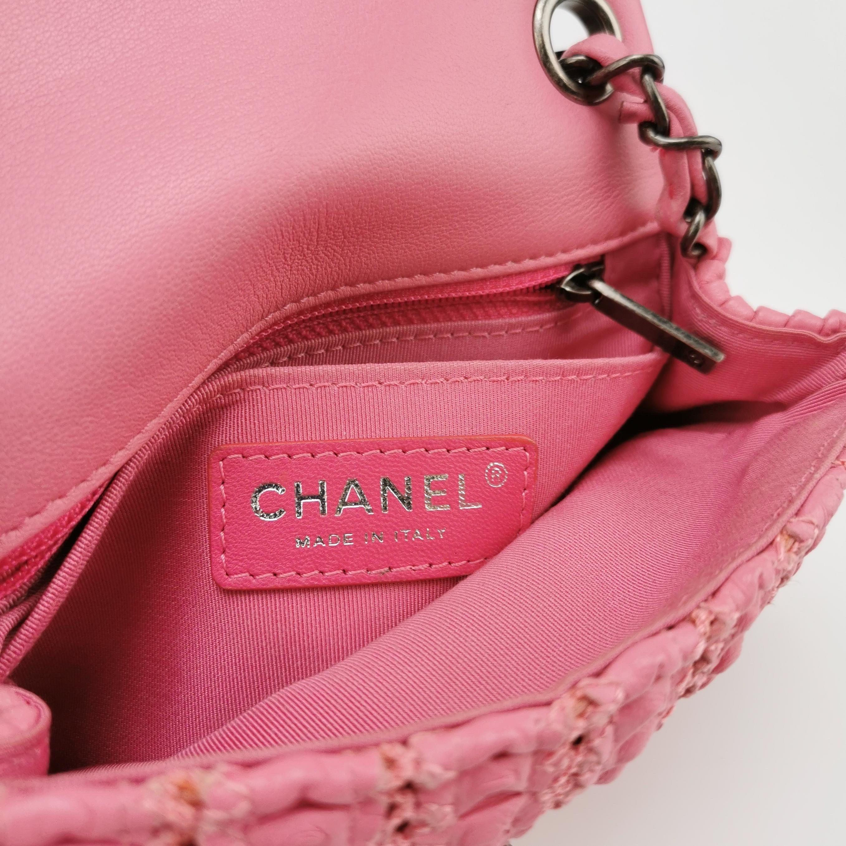 Chanel Mini Square Classic Flap Rosa CC París Seúl Crochet Leather en venta 4