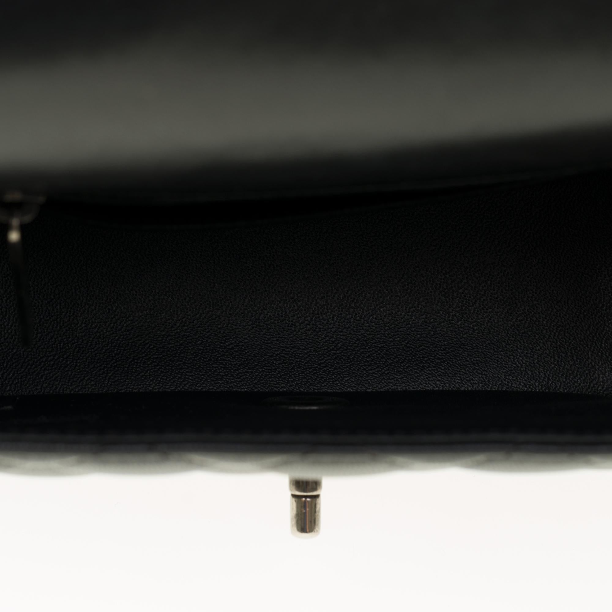 Chanel Mini quadratische Handtasche aus schwarzem:: gestepptem Leder:: silberne Beschläge 2