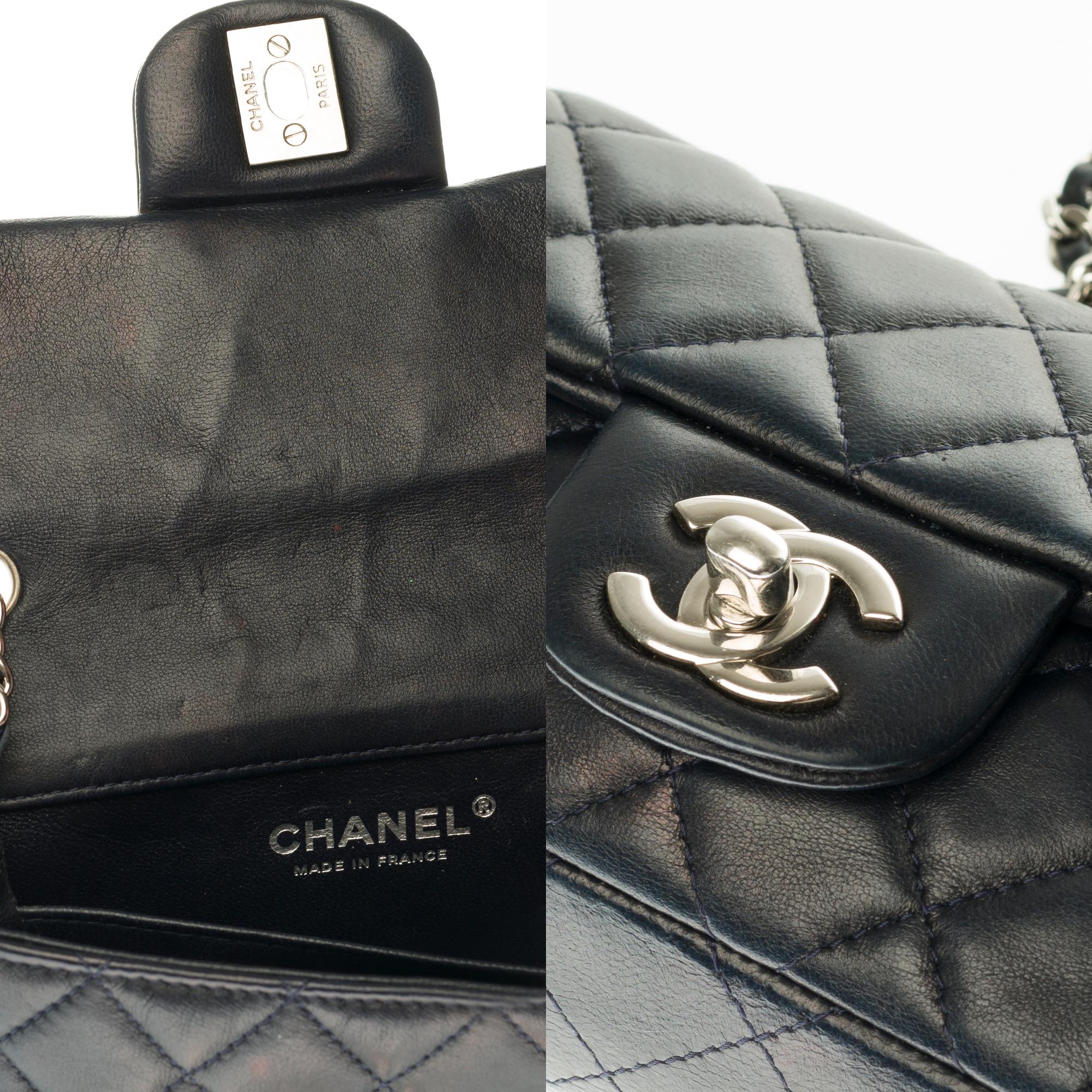 Chanel Mini square shoulder bag in black quilted leather, Silver hardware In Good Condition In Paris, IDF