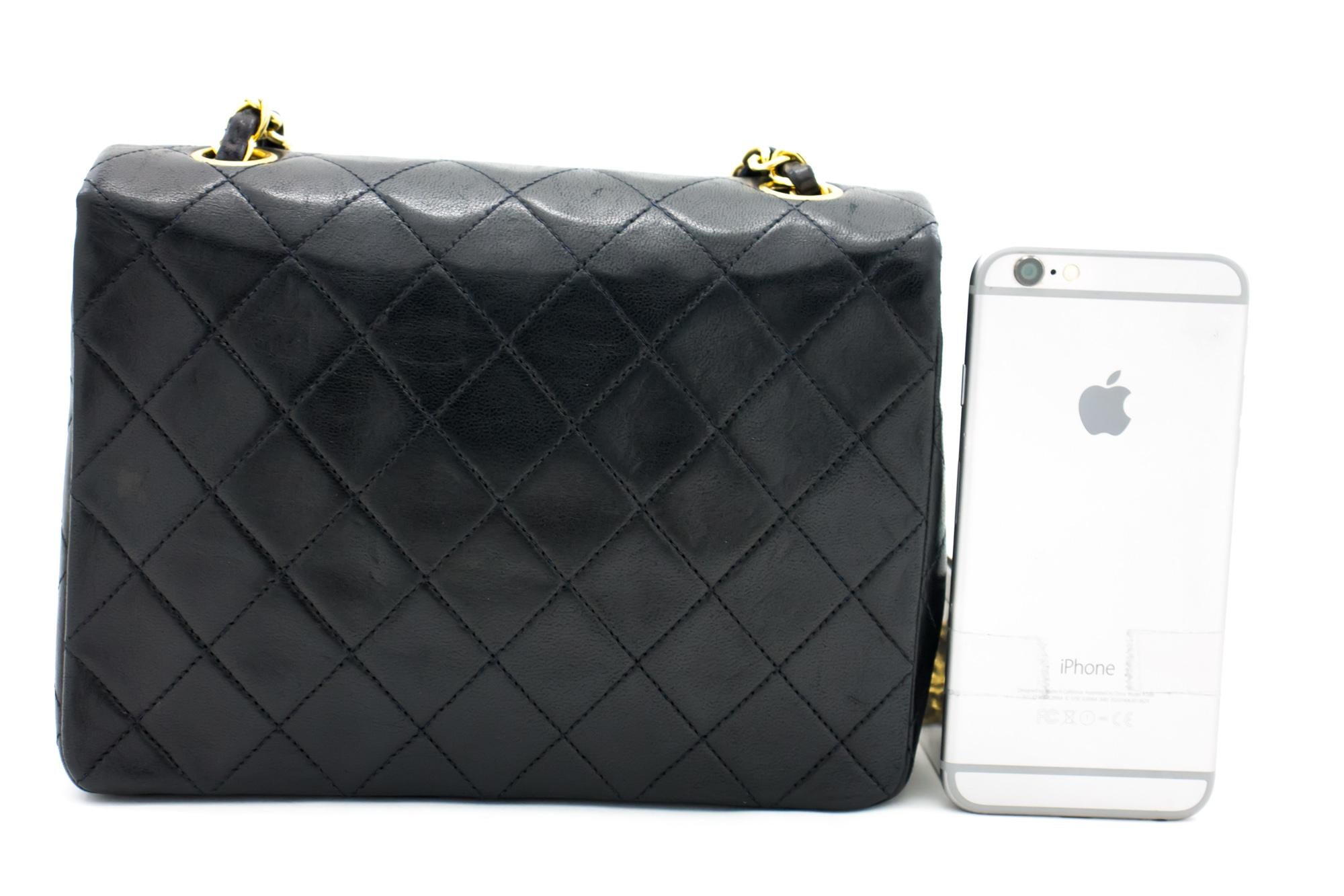 CHANEL Mini Cuadrado Pequeño Hombro Cadena Crossbody Bolso Acolchado Negro en Bueno Estado en Takamatsu-shi, JP