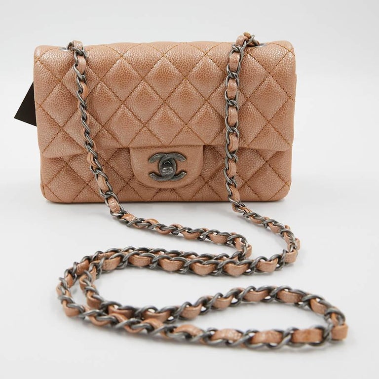 CHANEL Mini Timeless Bag in Beige Caviar Leather In Excellent Condition For Sale In Paris, FR