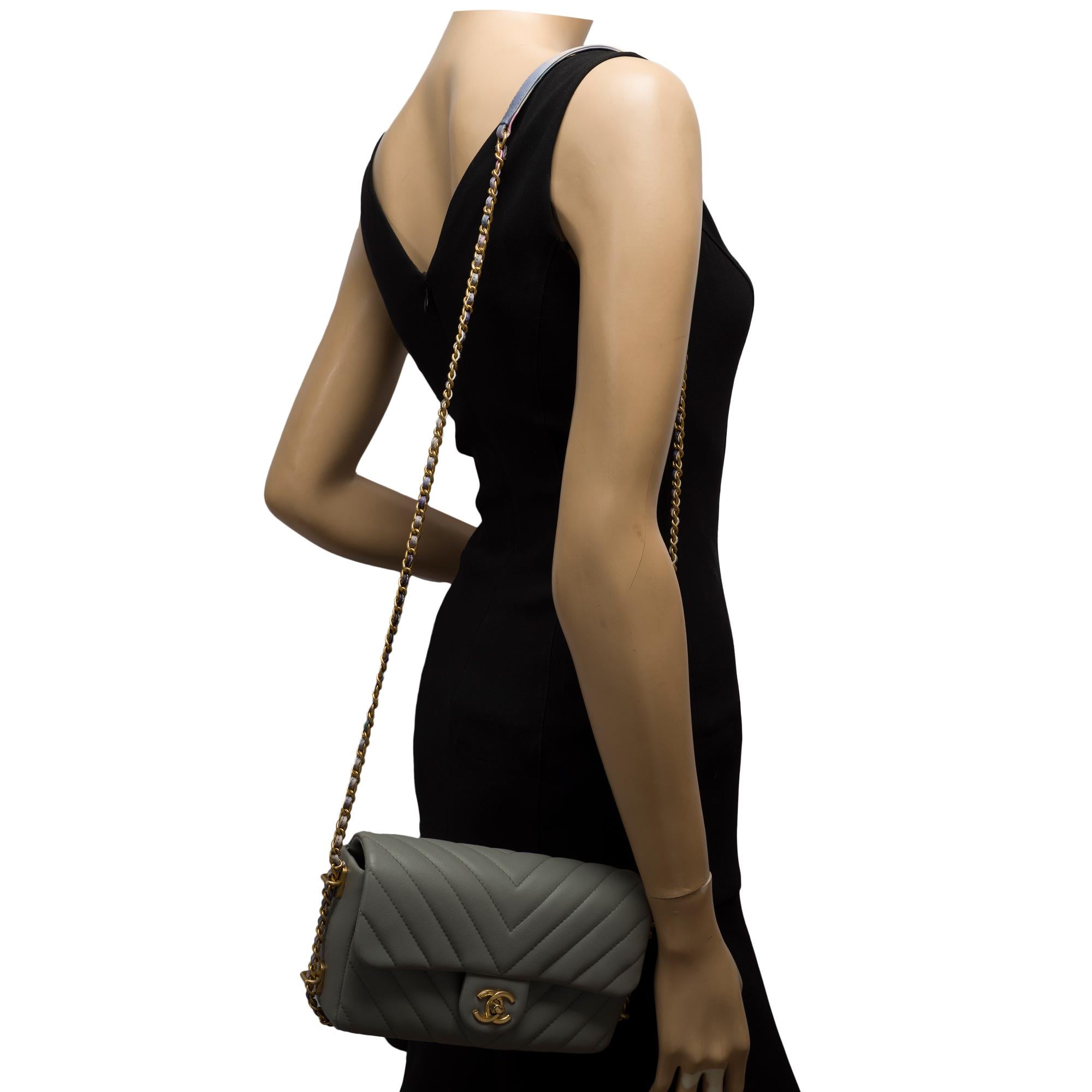 Chanel Mini Timeless flap shoulder bag in chevron grey quilted lambskin, MGHW For Sale 8