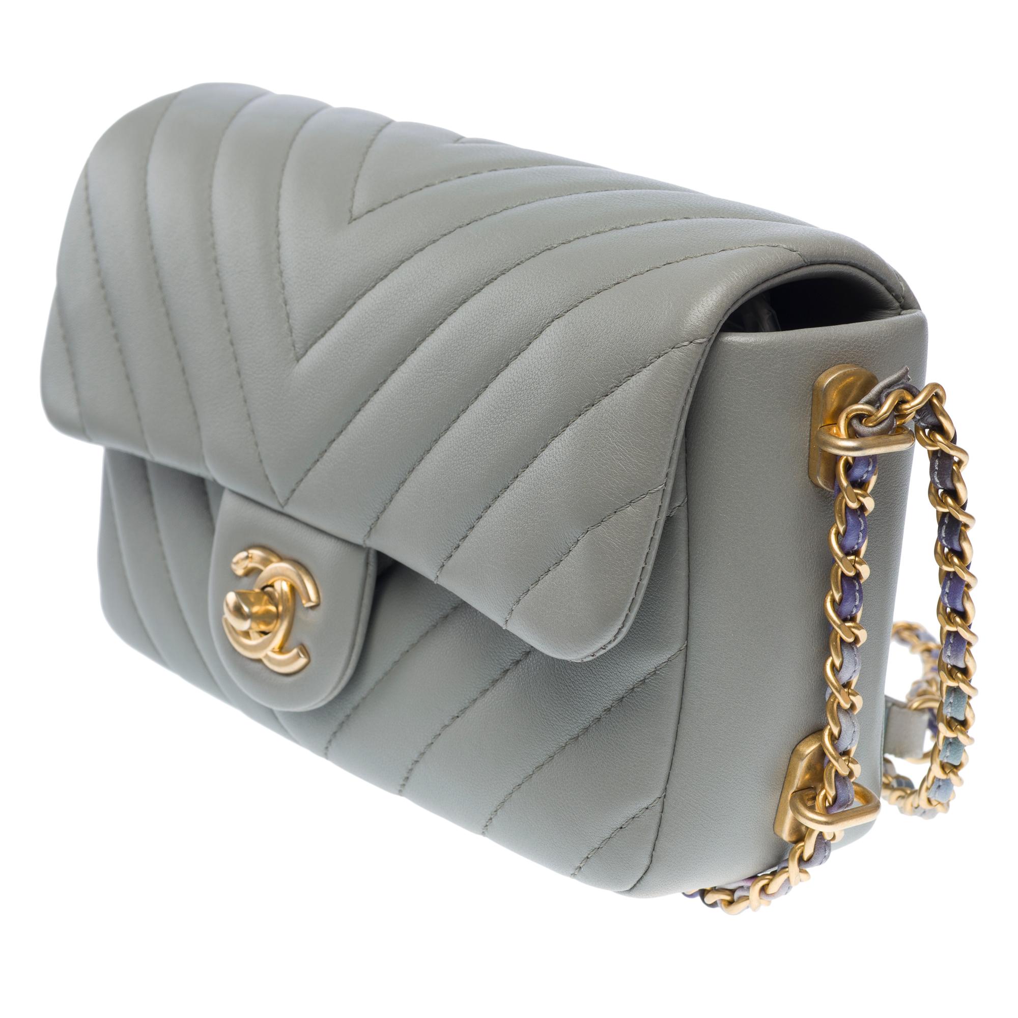 Women's Chanel Mini Timeless flap shoulder bag in chevron grey quilted lambskin, MGHW For Sale