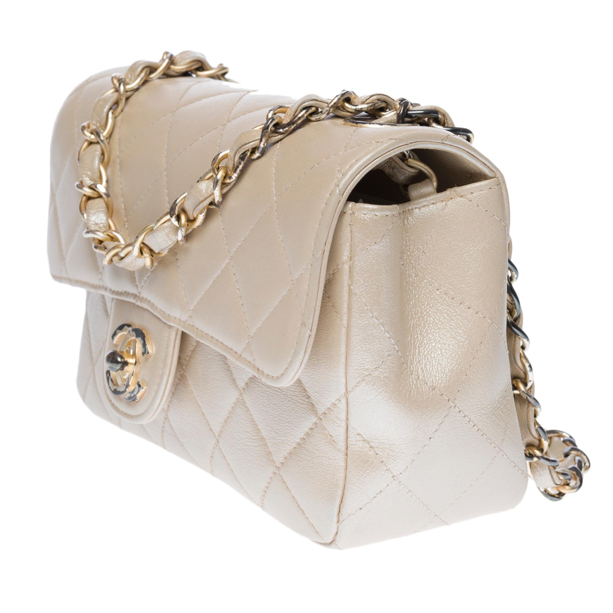 Beige Chanel Mini Timeless flap shoulder bag in metallic mother-of-pearl leather, GHW