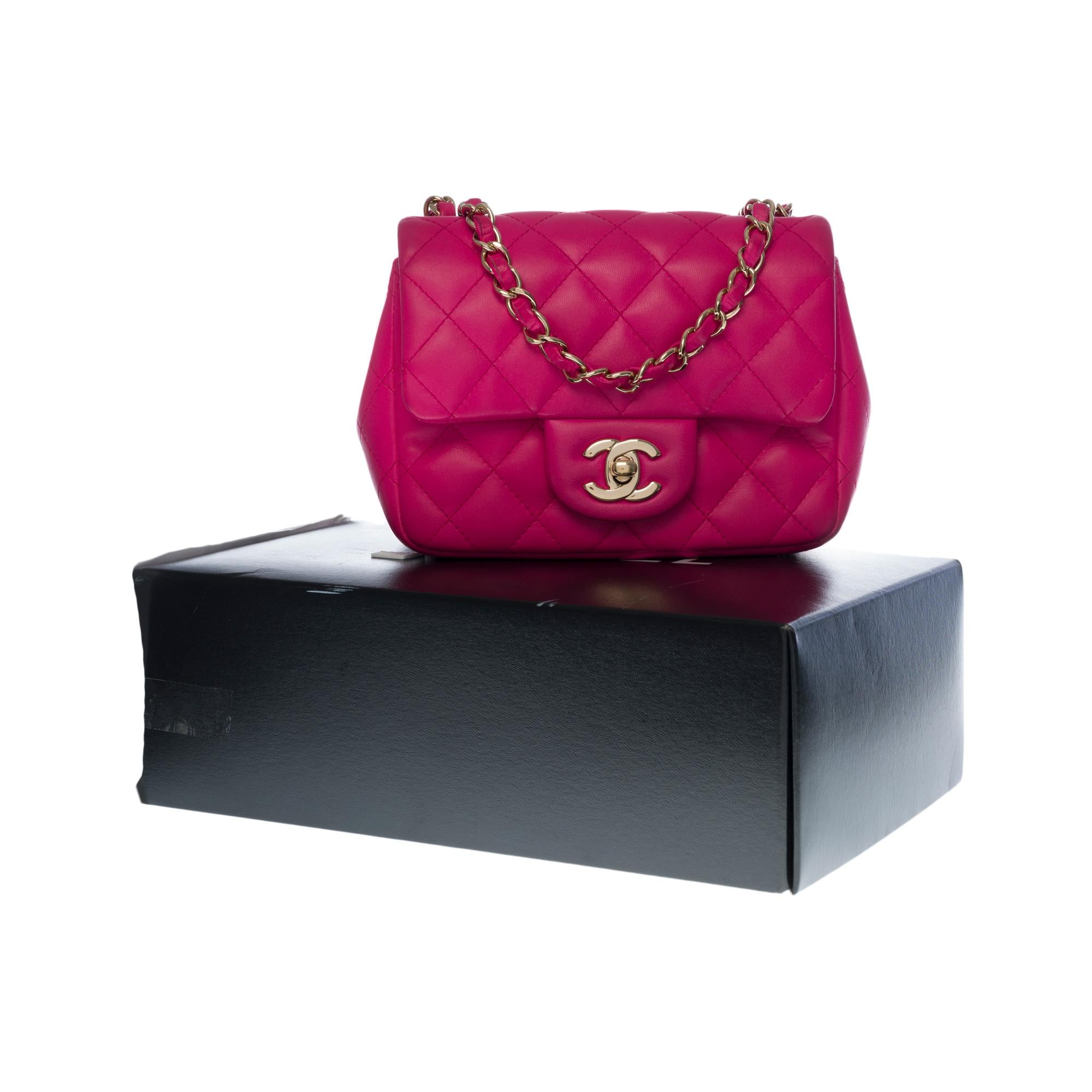 Chanel Mini Timeless Shoulder bag in Pink quilted leather and silver hardware 5
