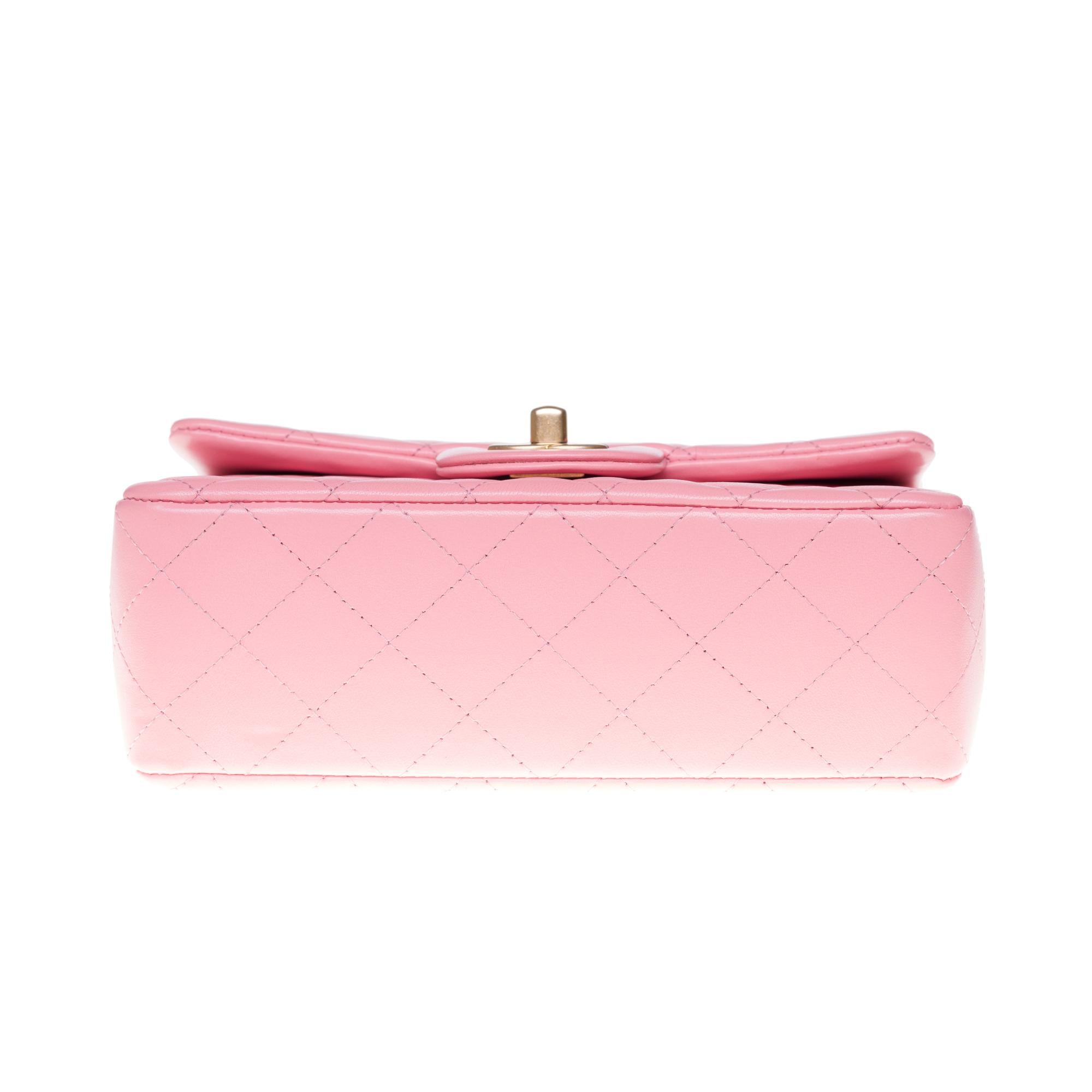 Chanel Mini Timeless Shoulder bag in Pink quilted leather and gold hardware 3