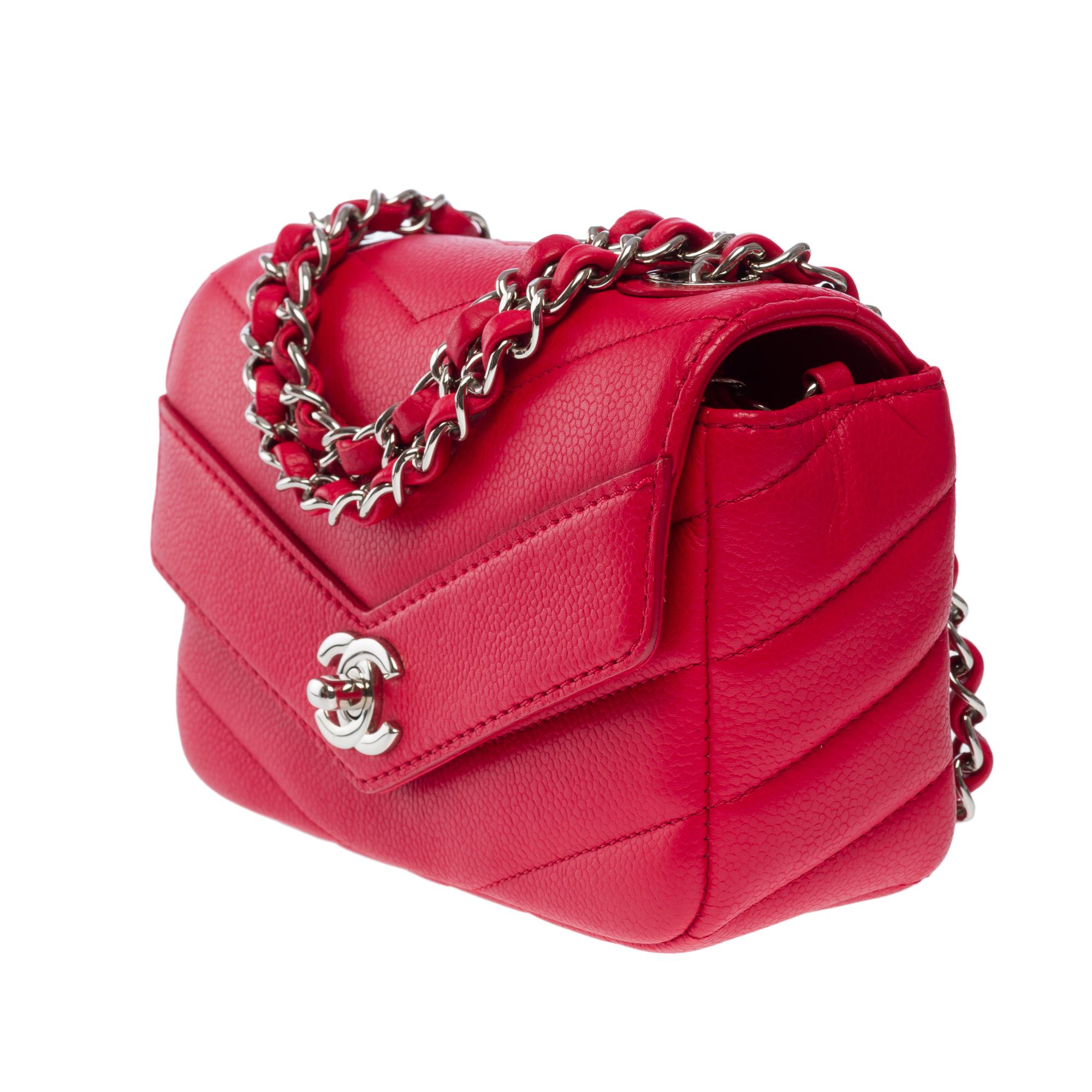 Women's Chanel Mini Timeless shoulder bag in red herringbone quilted caviar leather, SHW For Sale