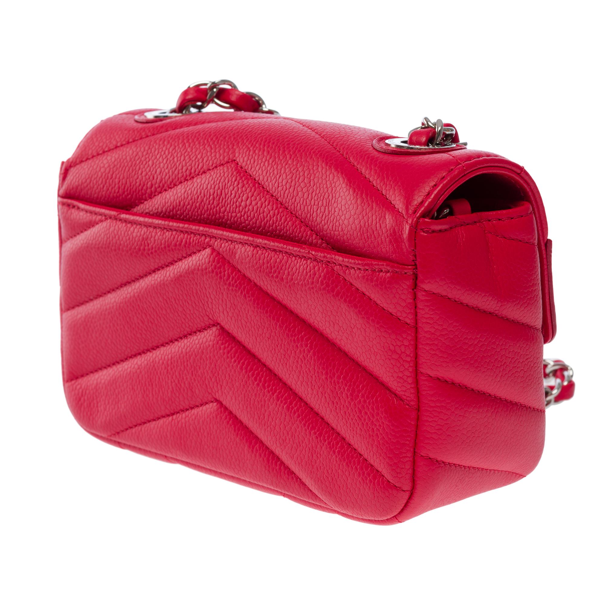Women's Chanel Mini Timeless shoulder bag in red herringbone quilted caviar leather, SHW For Sale