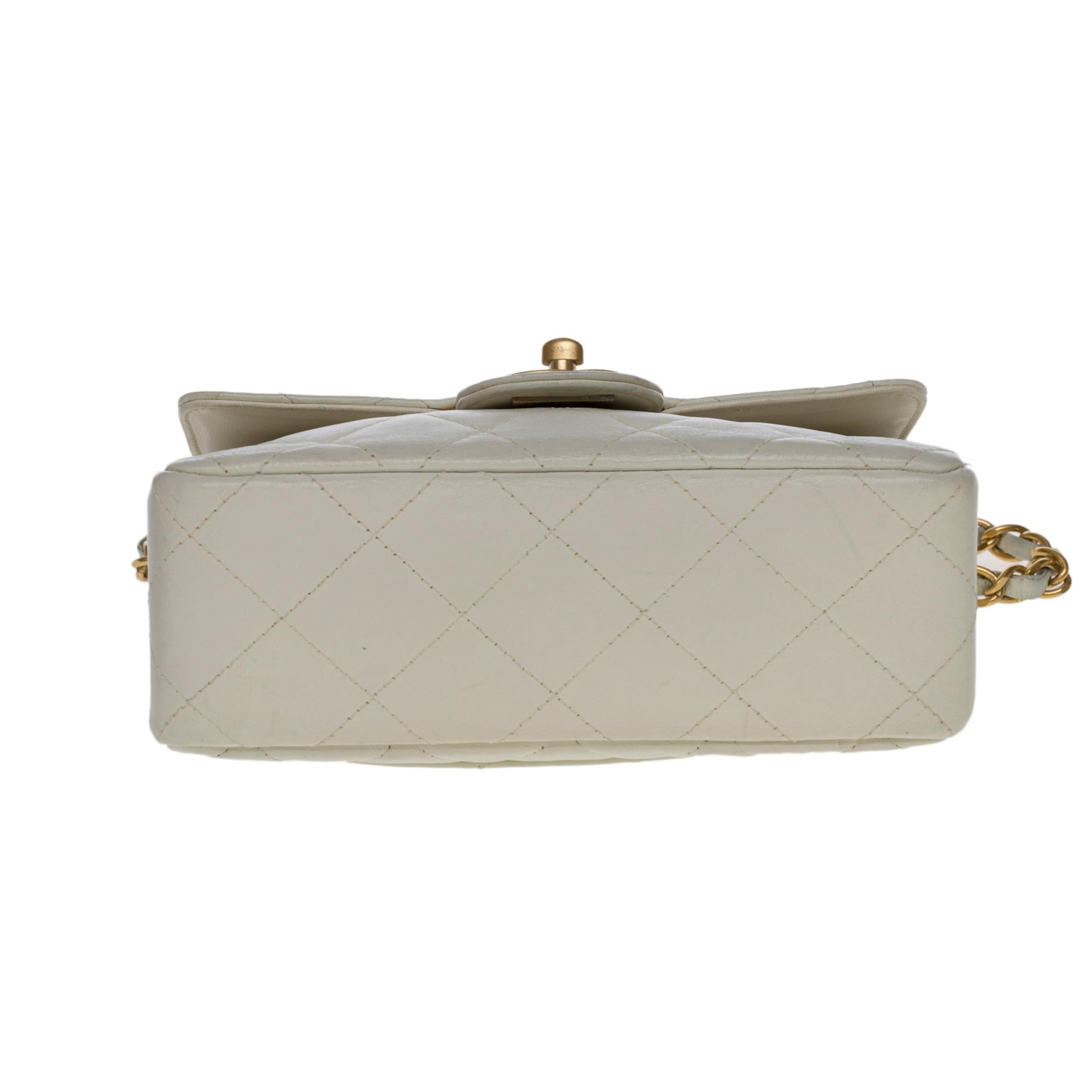 Chanel Mini Timeless shoulder flap bag in off-white quilted lambskin,  GHW 3