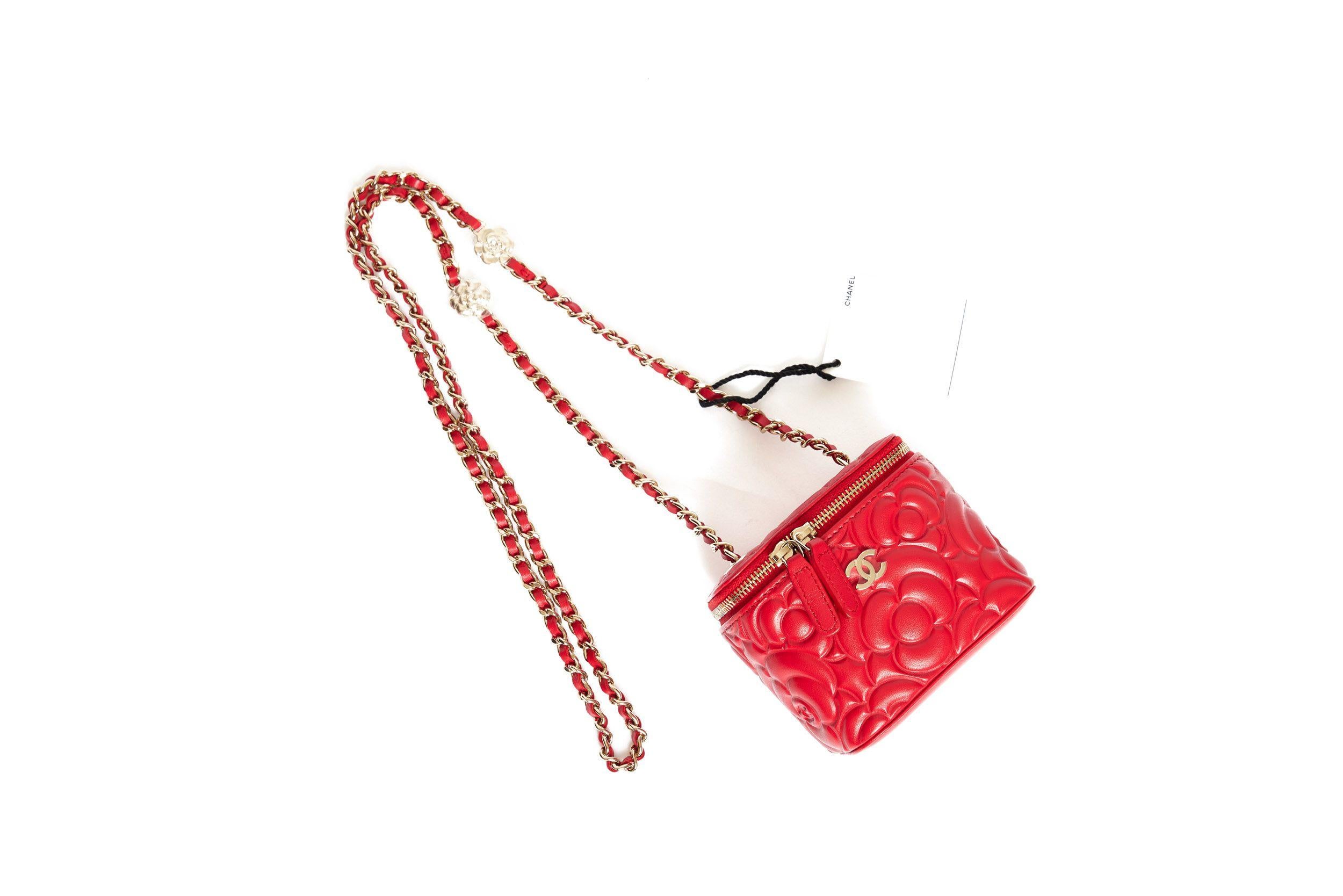 chanel camellia vanity with chain
