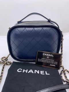 CHANEL Mini Vanity Case with Chain Navy Blue Quilted Caviar Gold Hardware Auth