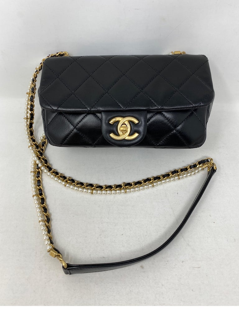 black chanel chain purse