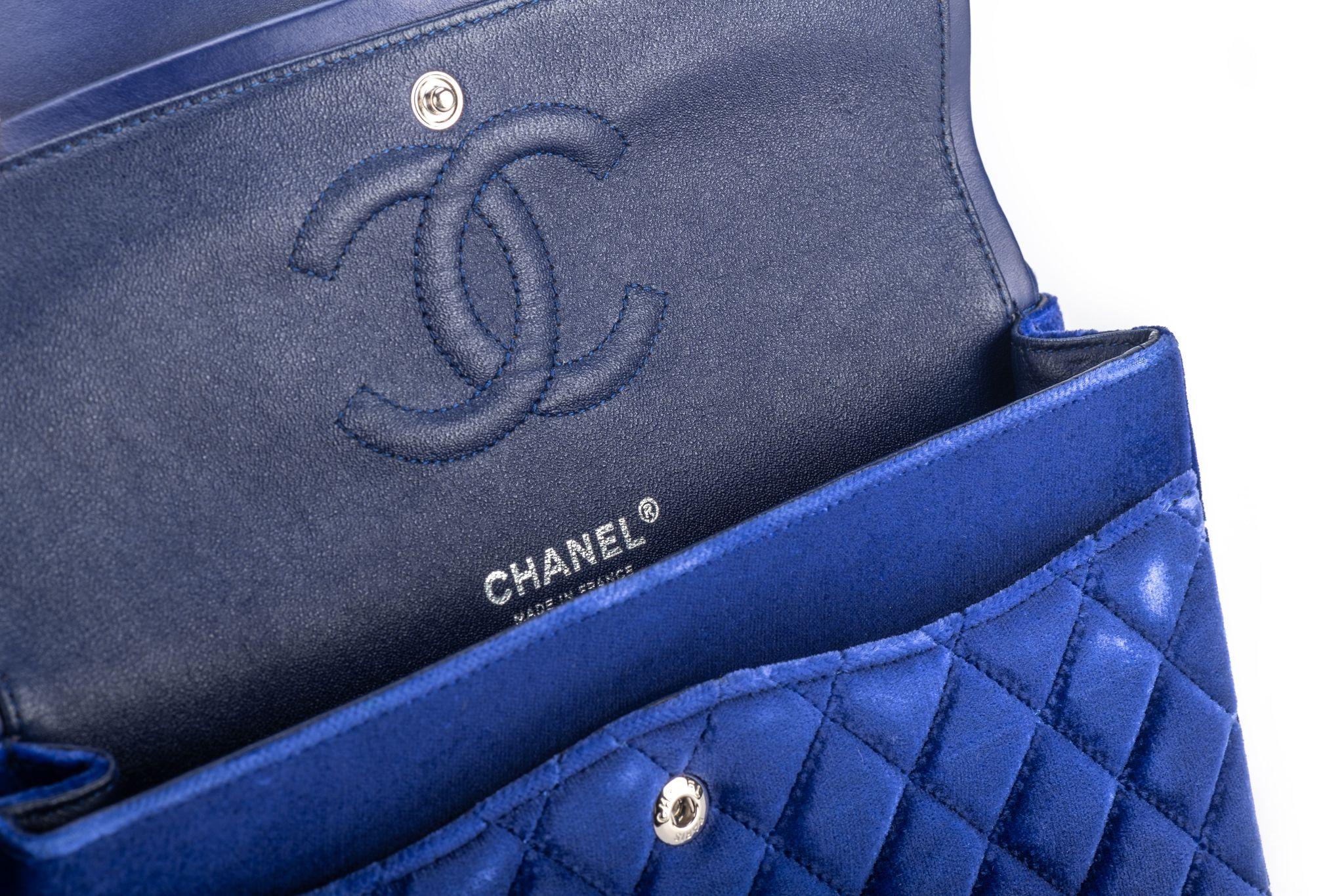 Chanel - Sac à double rabat en velours bleu menthe en vente 5