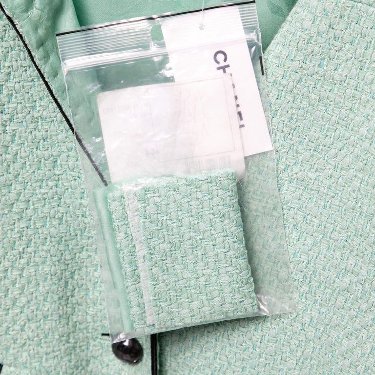 Chanel Mint Green Tweed Single-Breasted Belted Jacket L For Sale at 1stDibs