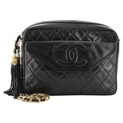 Chanel Modell: Vintage Front Pocket Kameratasche aus gestepptem Lammfell Medium
