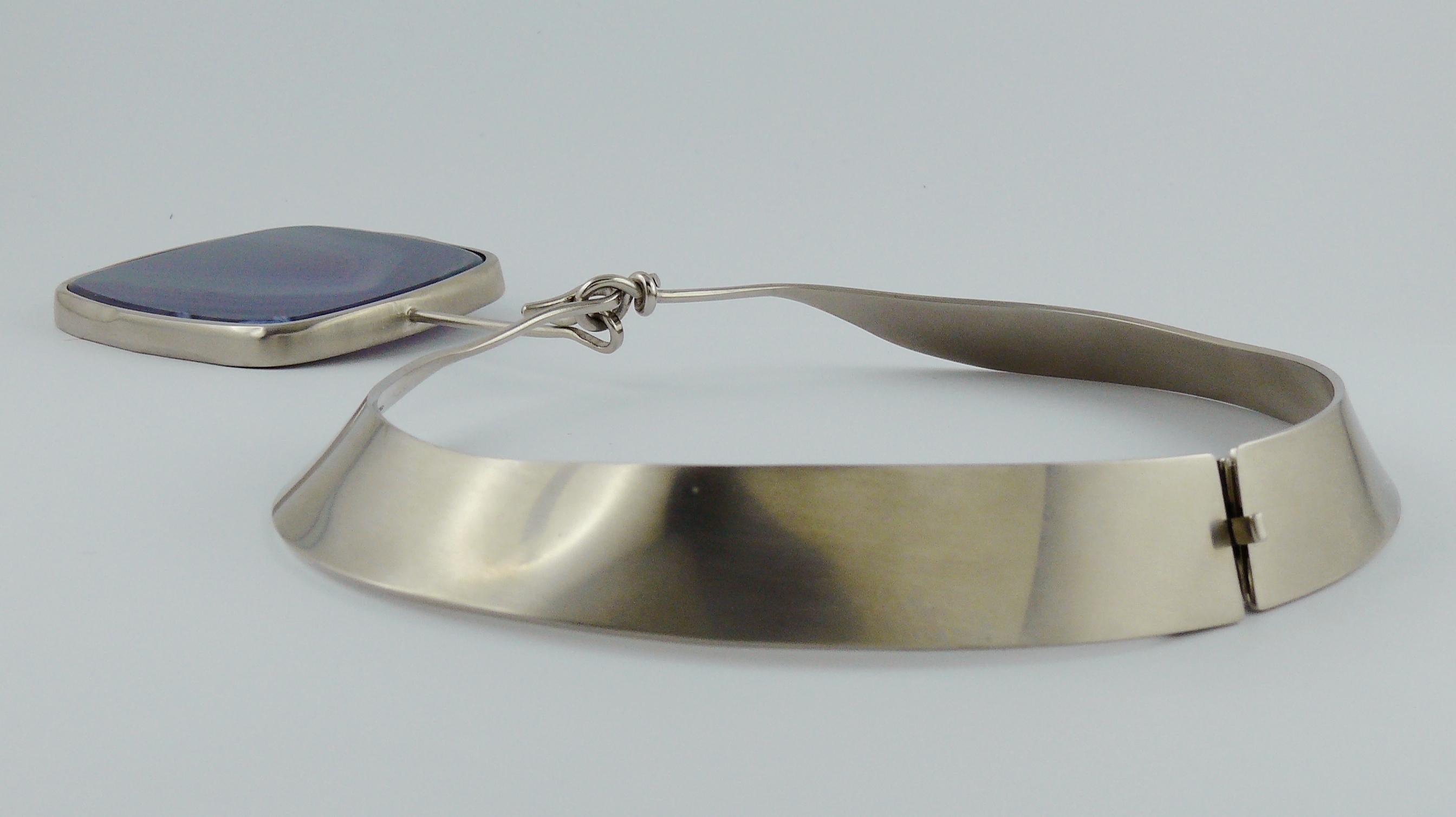 Collar gargantilla modernista Chanel con colgante de ágata en venta 6