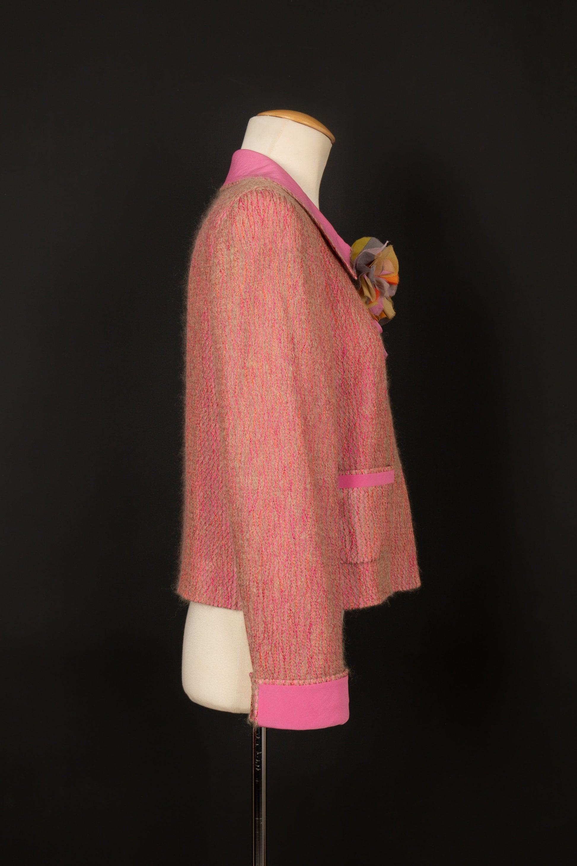 Veste rose Chanel en mohair et soie avec doublure en soie Excellent état - En vente à SAINT-OUEN-SUR-SEINE, FR