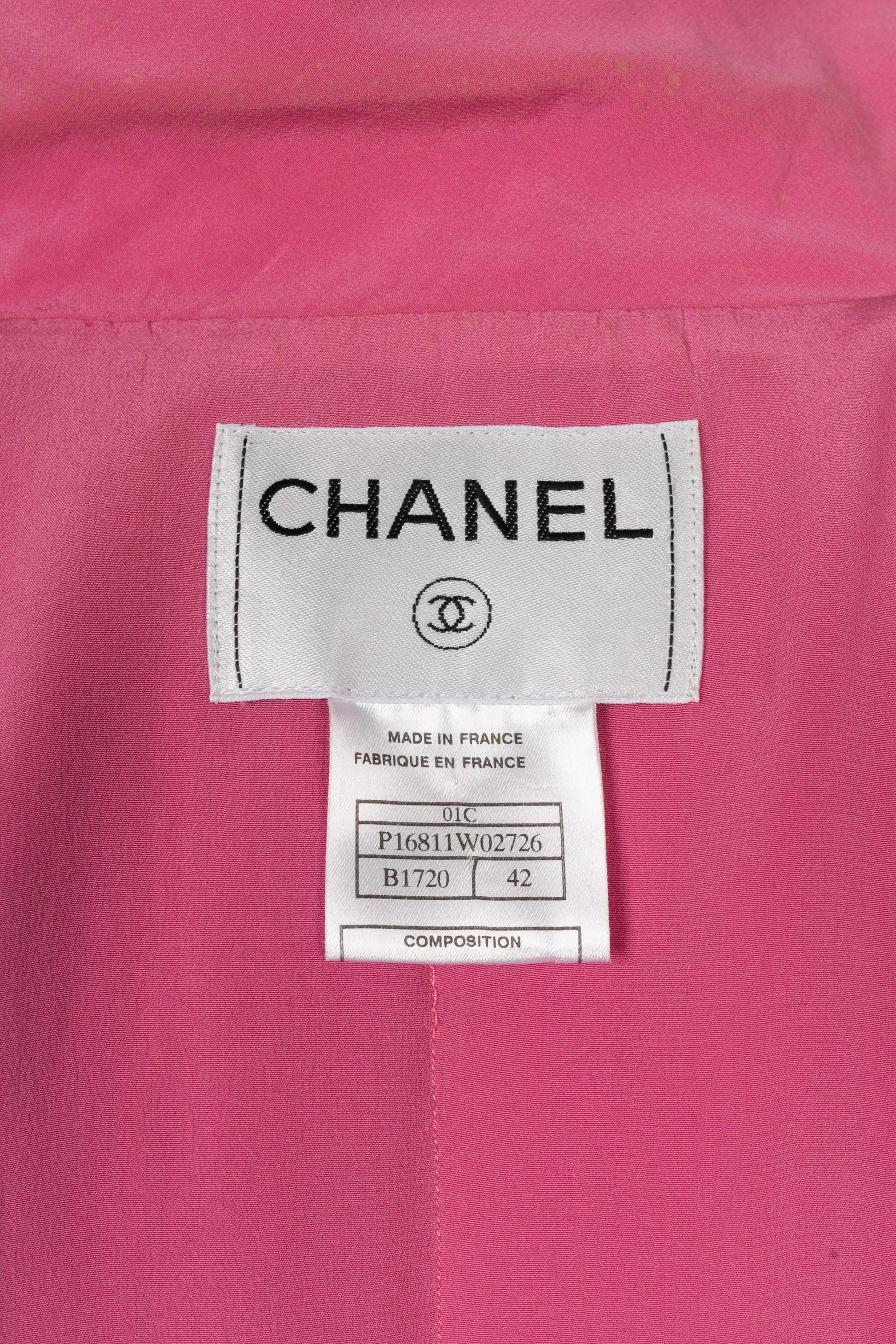 Veste rose Chanel en mohair et soie avec doublure en soie en vente 4