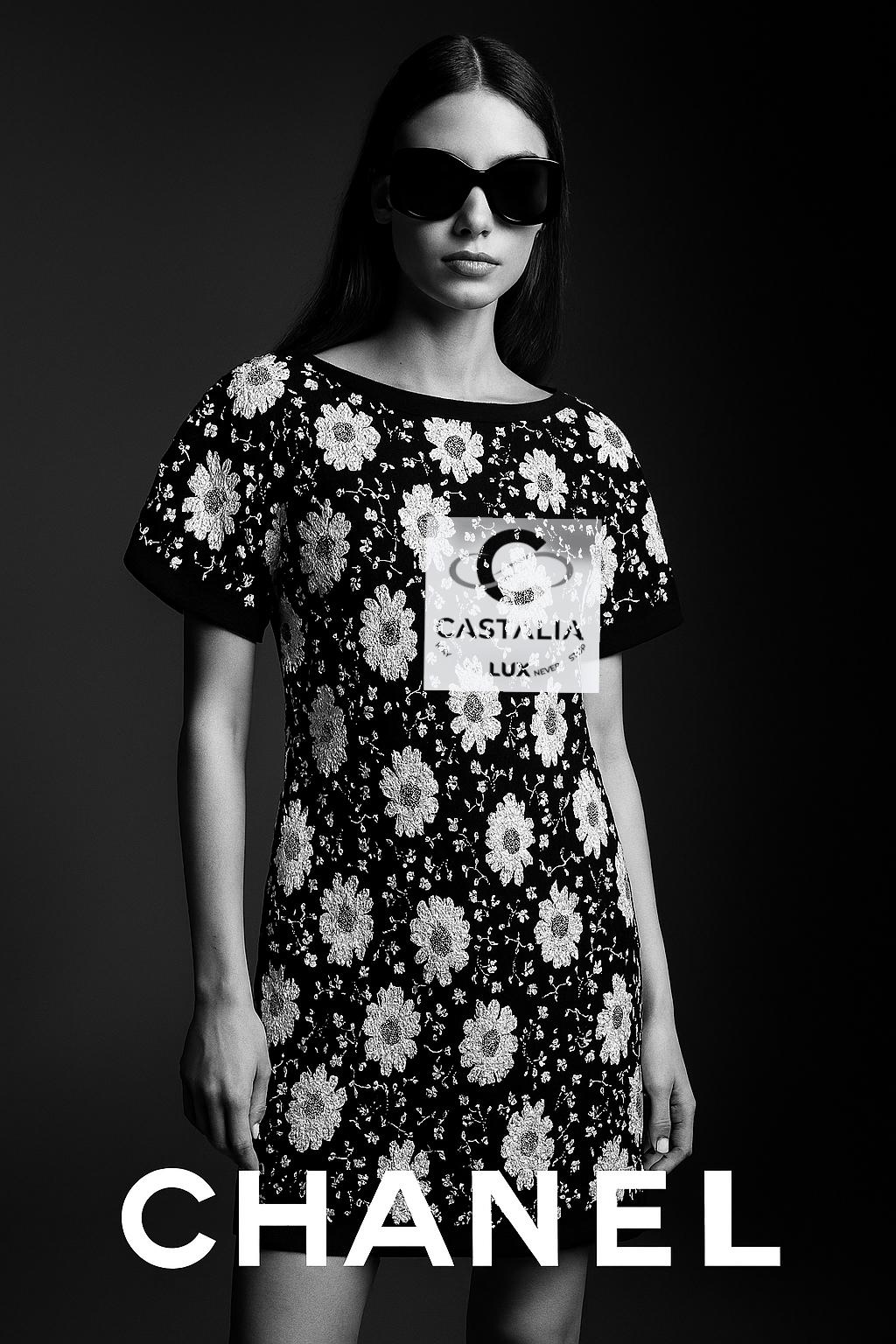 Chanel Monochrome CC Logo Kamelienkleid 34 FR im Angebot 6