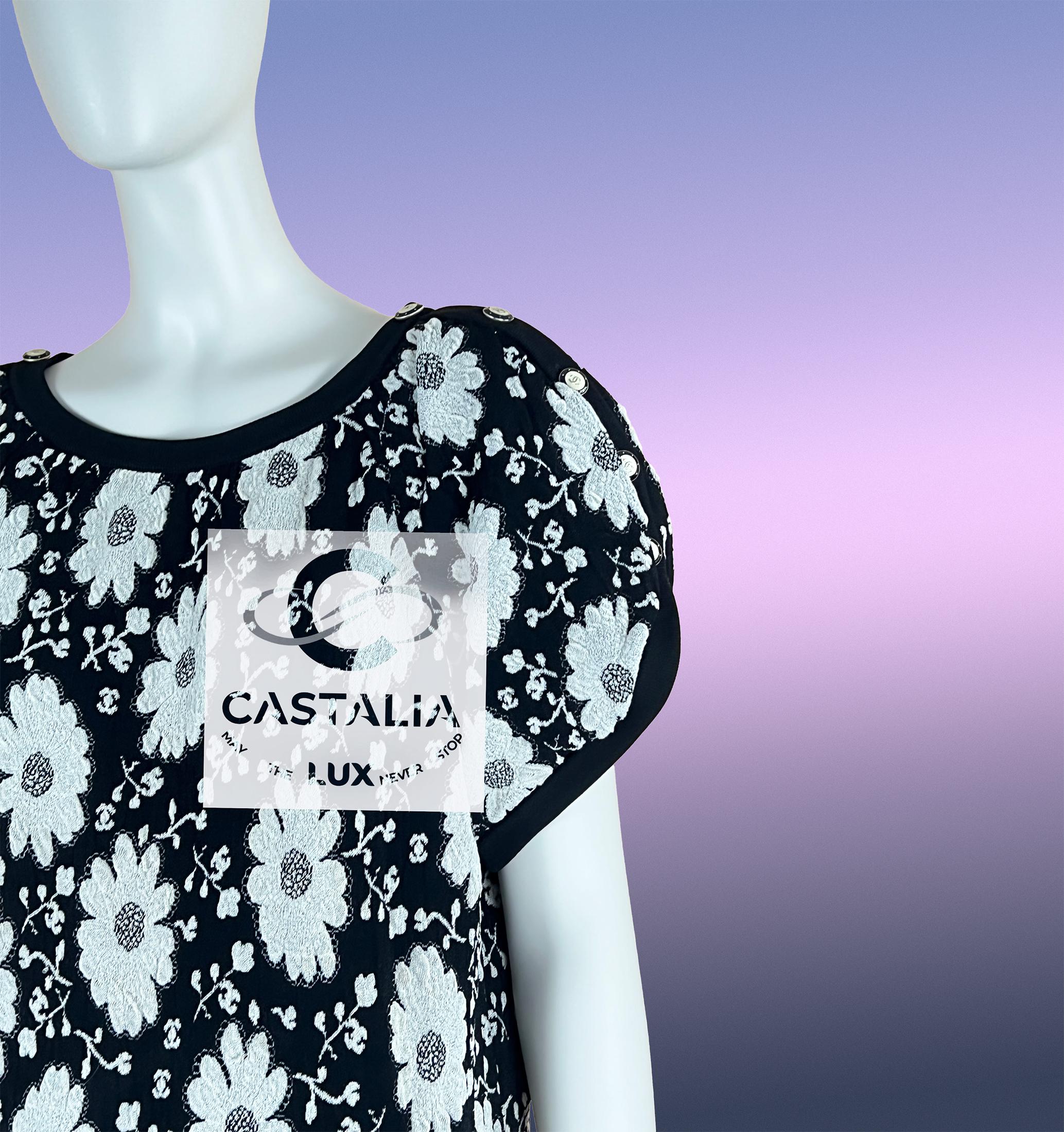 Chanel Monochrome CC Logo Camellia Dress 34 FR For Sale 8