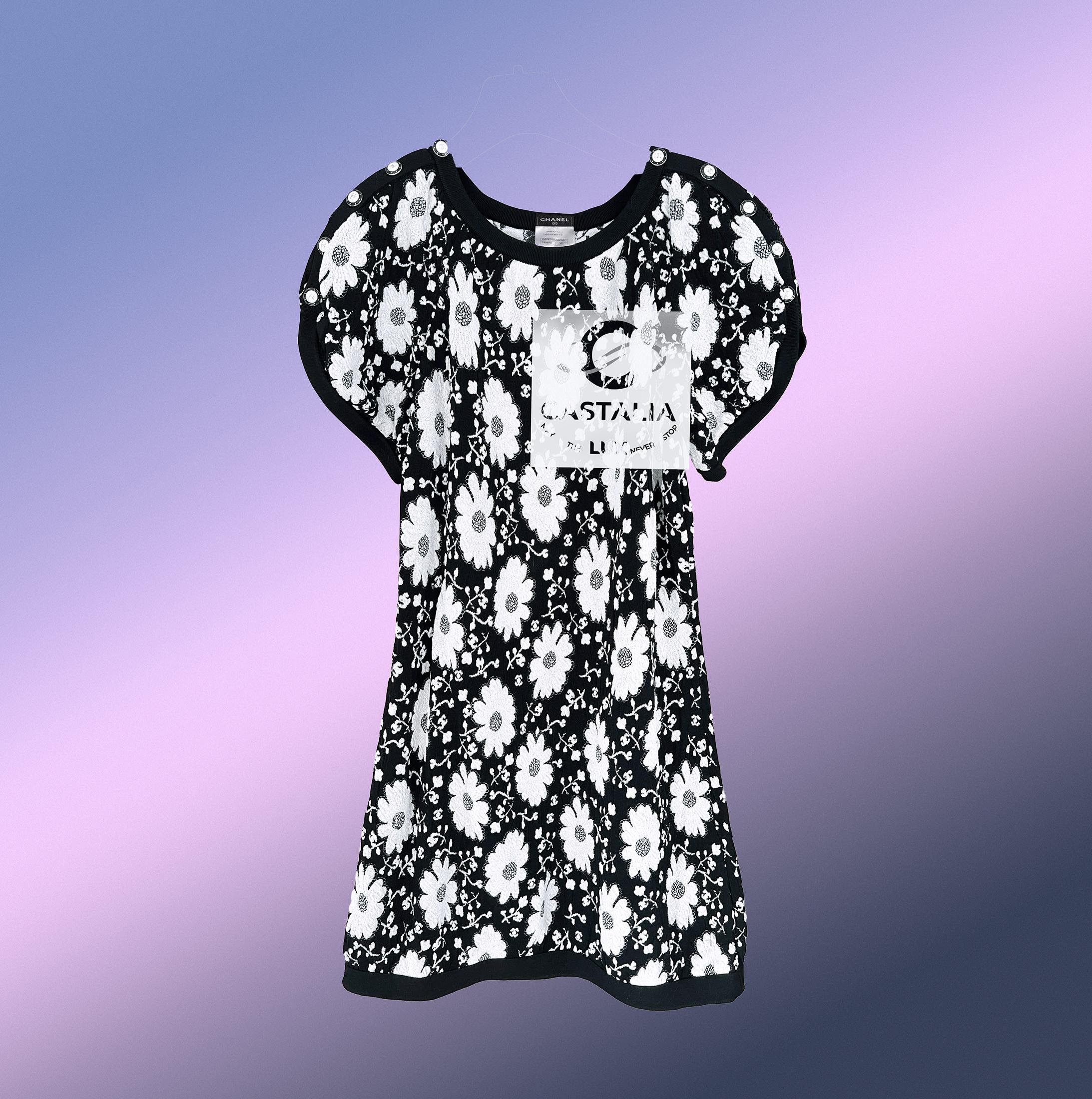 Chanel Monochrome CC Logo Camellia Dress 34 FR For Sale 9