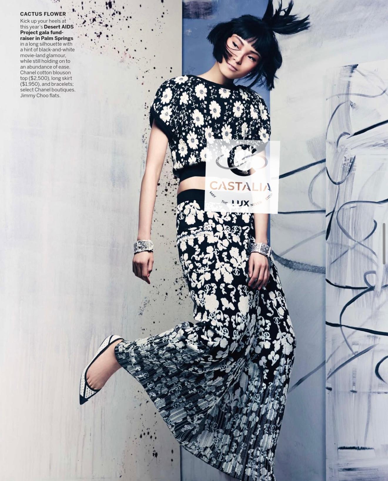 Chanel Monochrome CC Logo Kamelienkleid 34 FR für Damen oder Herren im Angebot