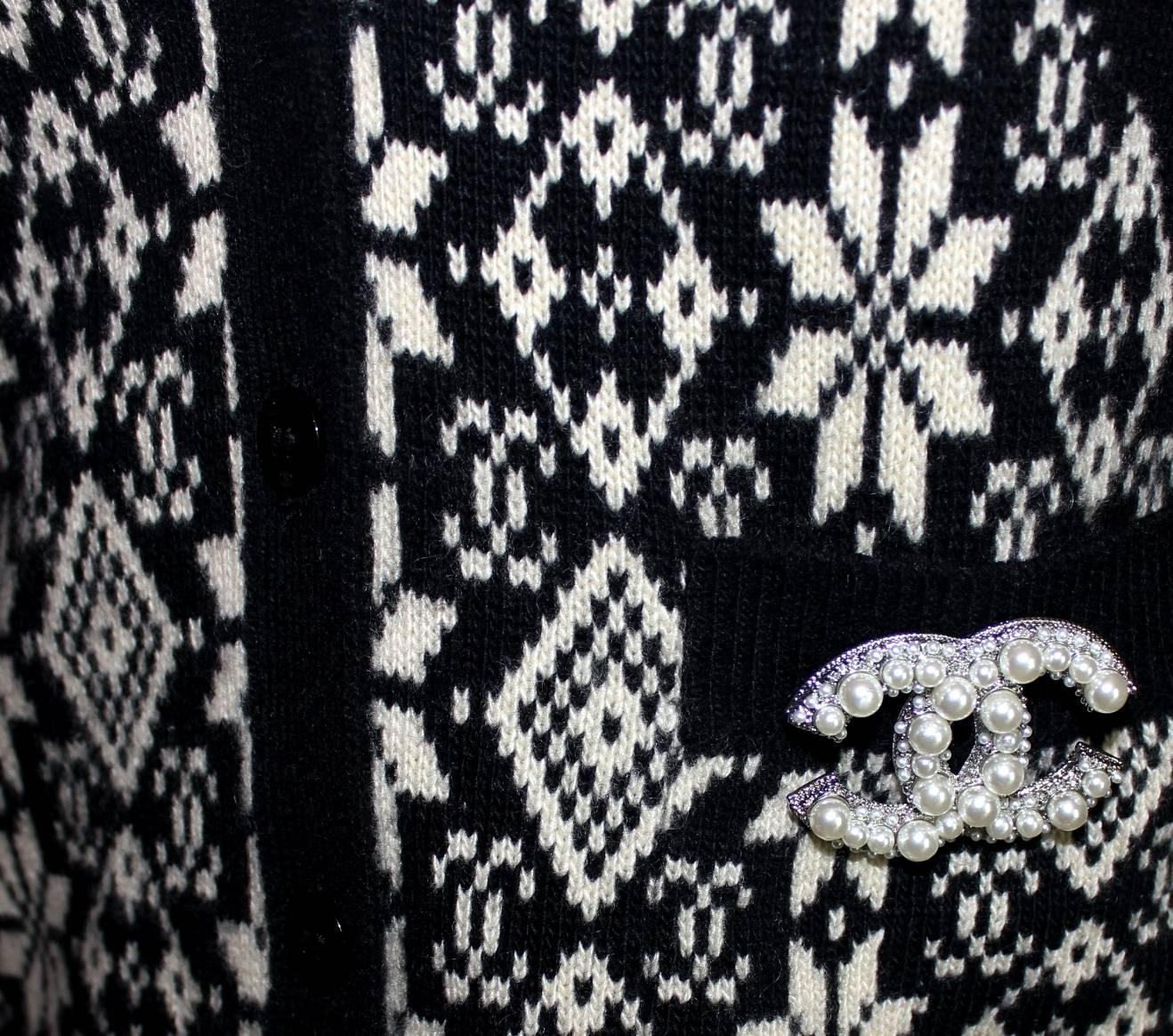 Black Chanel Monochrome CC Logo Intarsia Cashmere Knit Cardigan Jacket 38