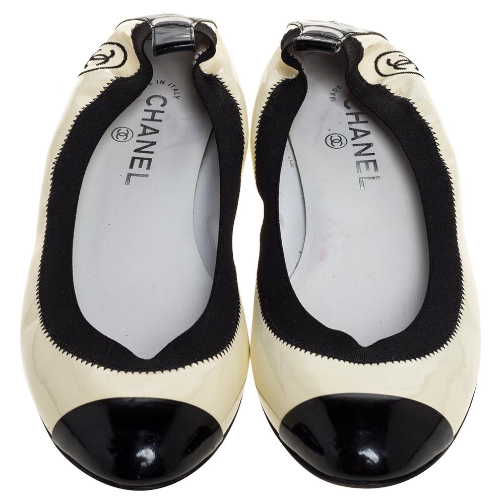 Beige Chanel Monochrome Patent Leather CC Scrunch Ballet Flats Size 39