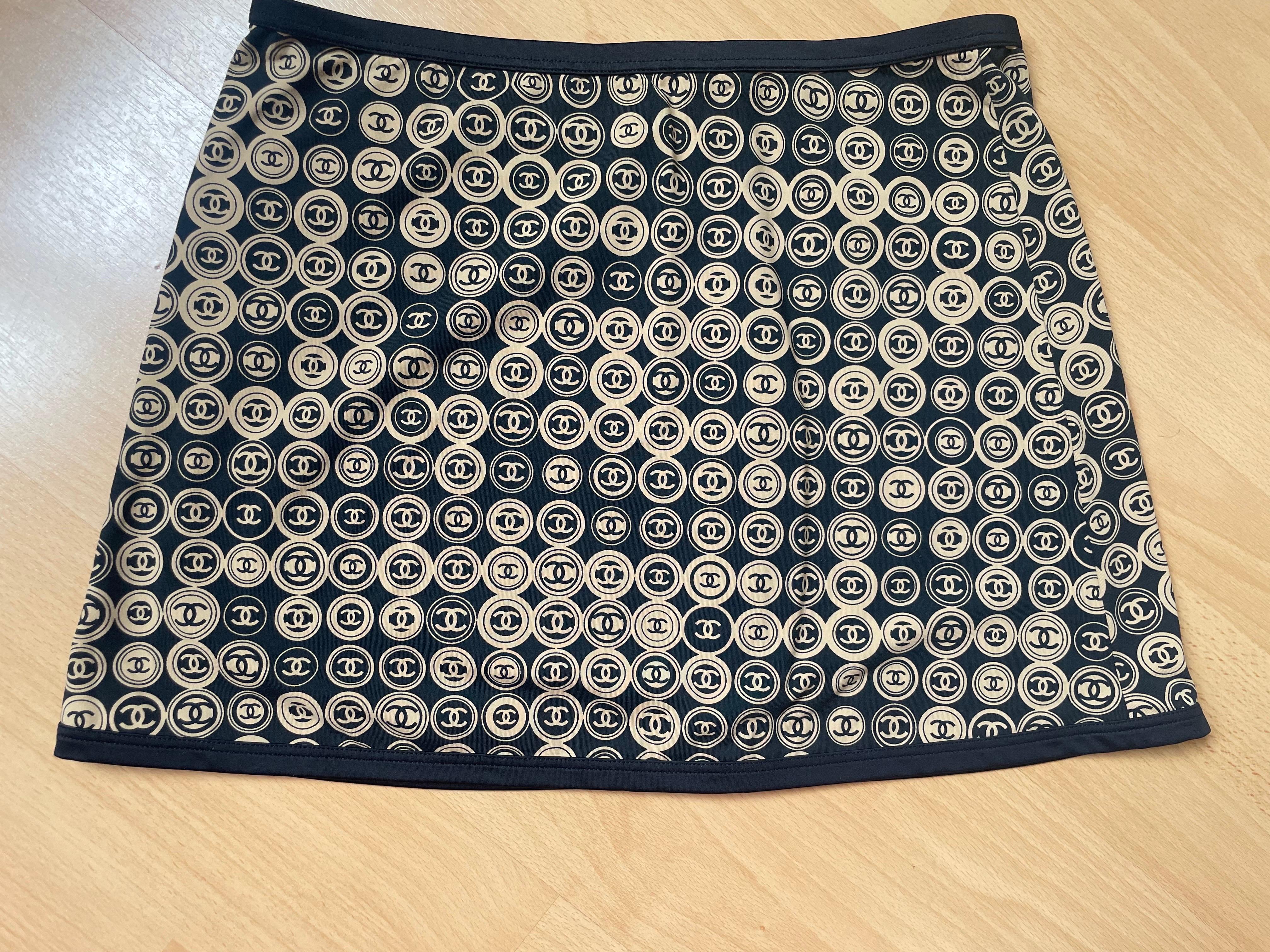 CHANEL Falda monograma como nueva en Excelente estado para la venta en CACHAN, FR