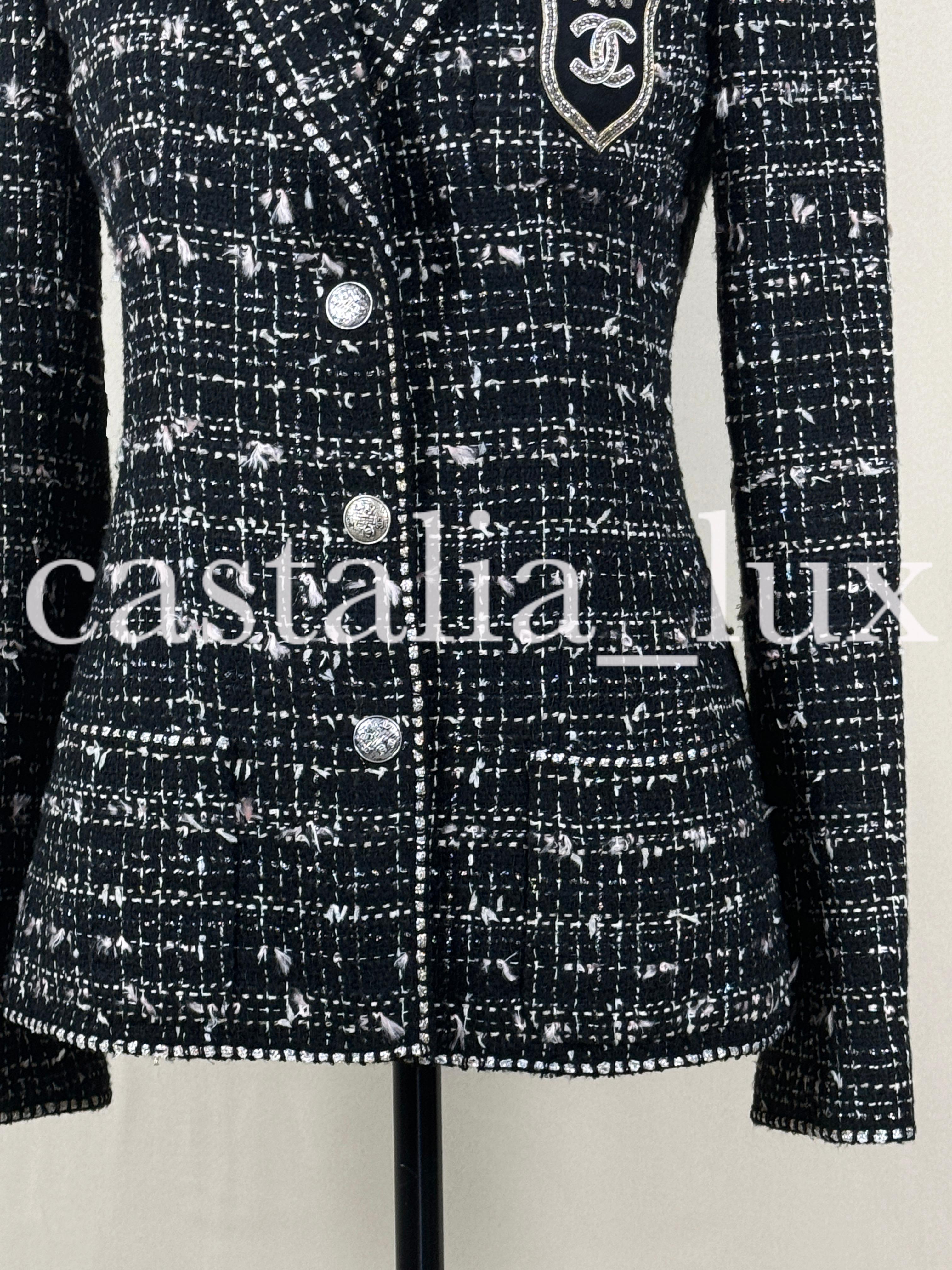 Chanel Most Hunted CC Patch Black Tweed Jacket en vente 10