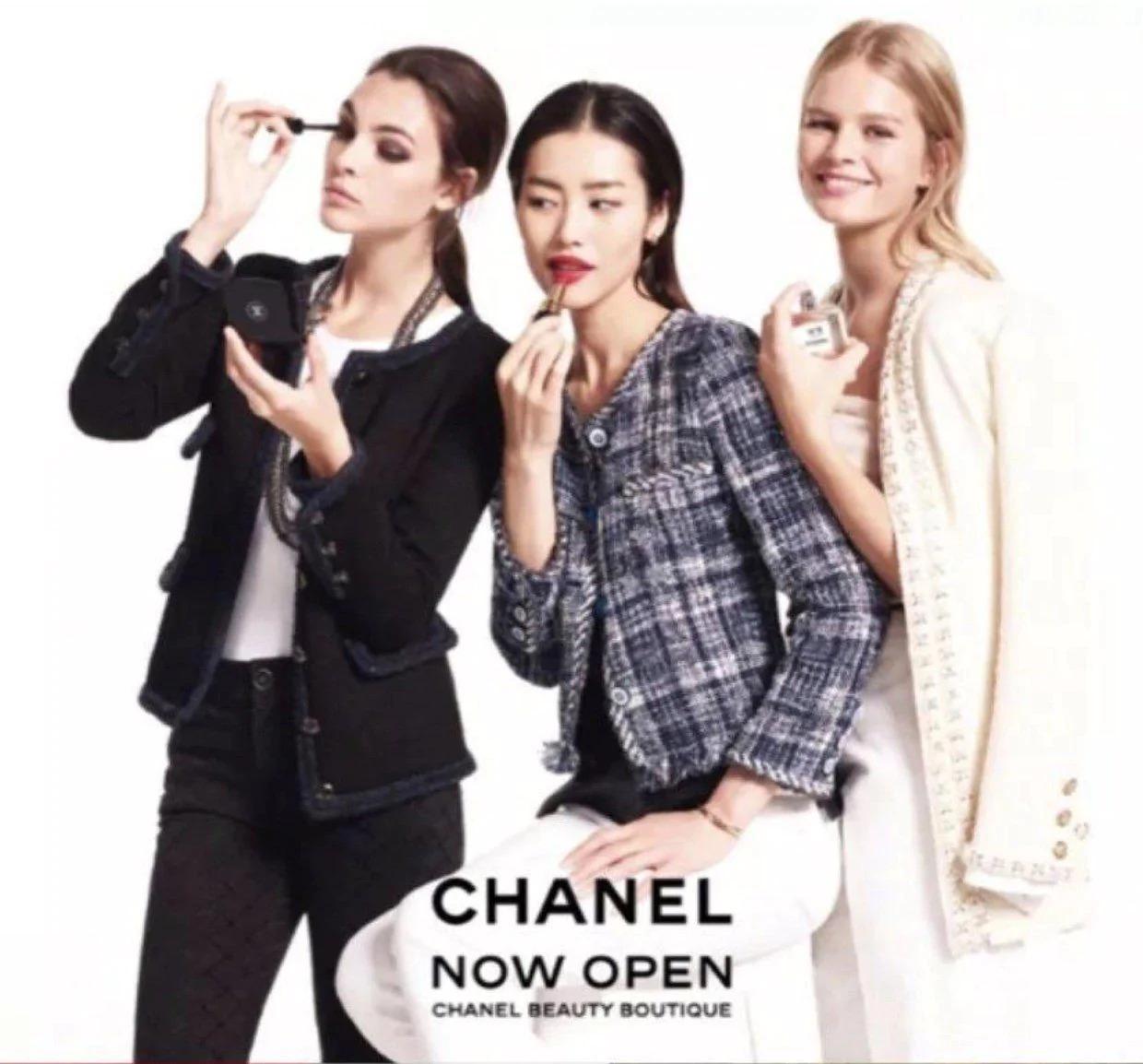 Chanel Most Iconic Globalization Collection Black Tweed Jacket For Sale 1