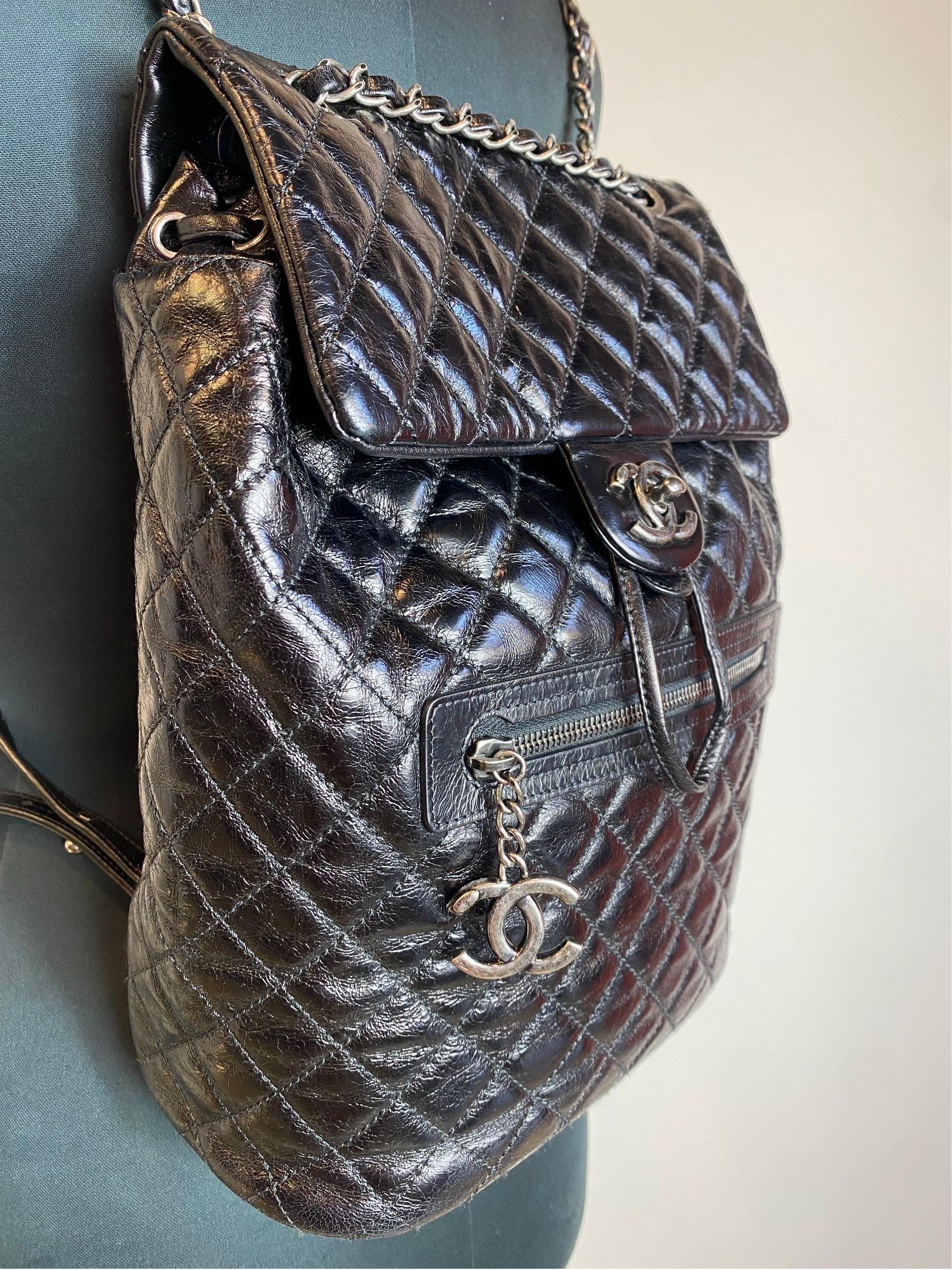 Chanel Mountain Black quilted leather Backpack In Excellent Condition For Sale In Carnate, IT