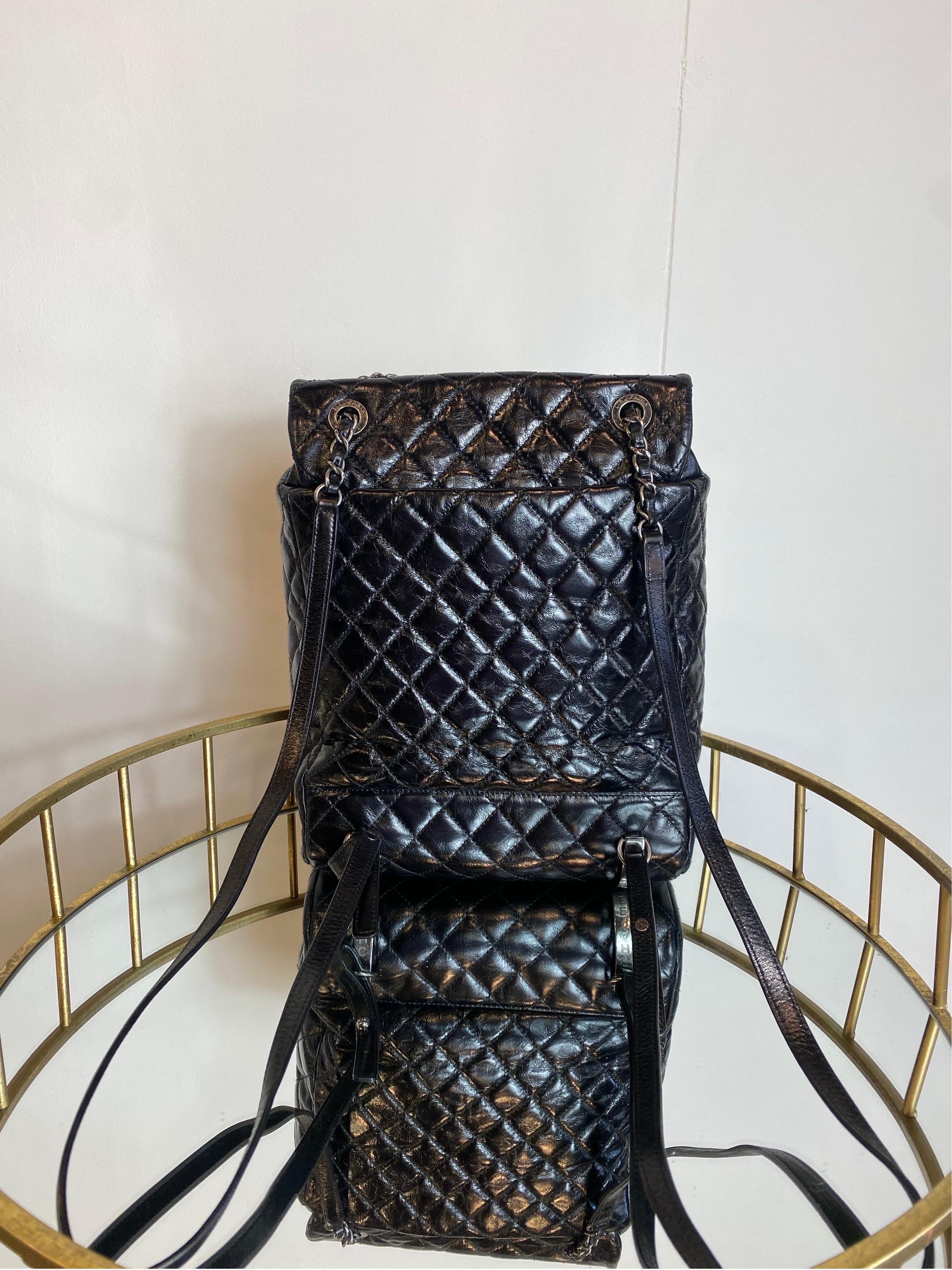 Chanel Mountain Black quilted leather Backpack For Sale 2