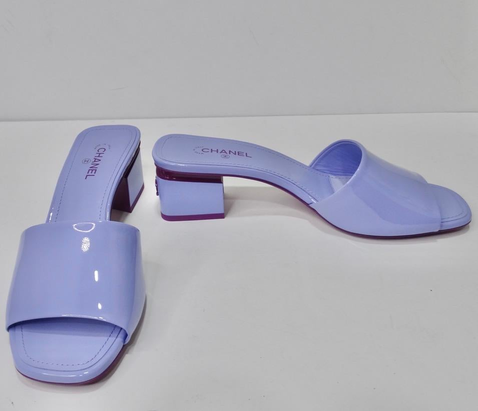 Chanel Mules Brand New in Periwinkle In Excellent Condition In Scottsdale, AZ