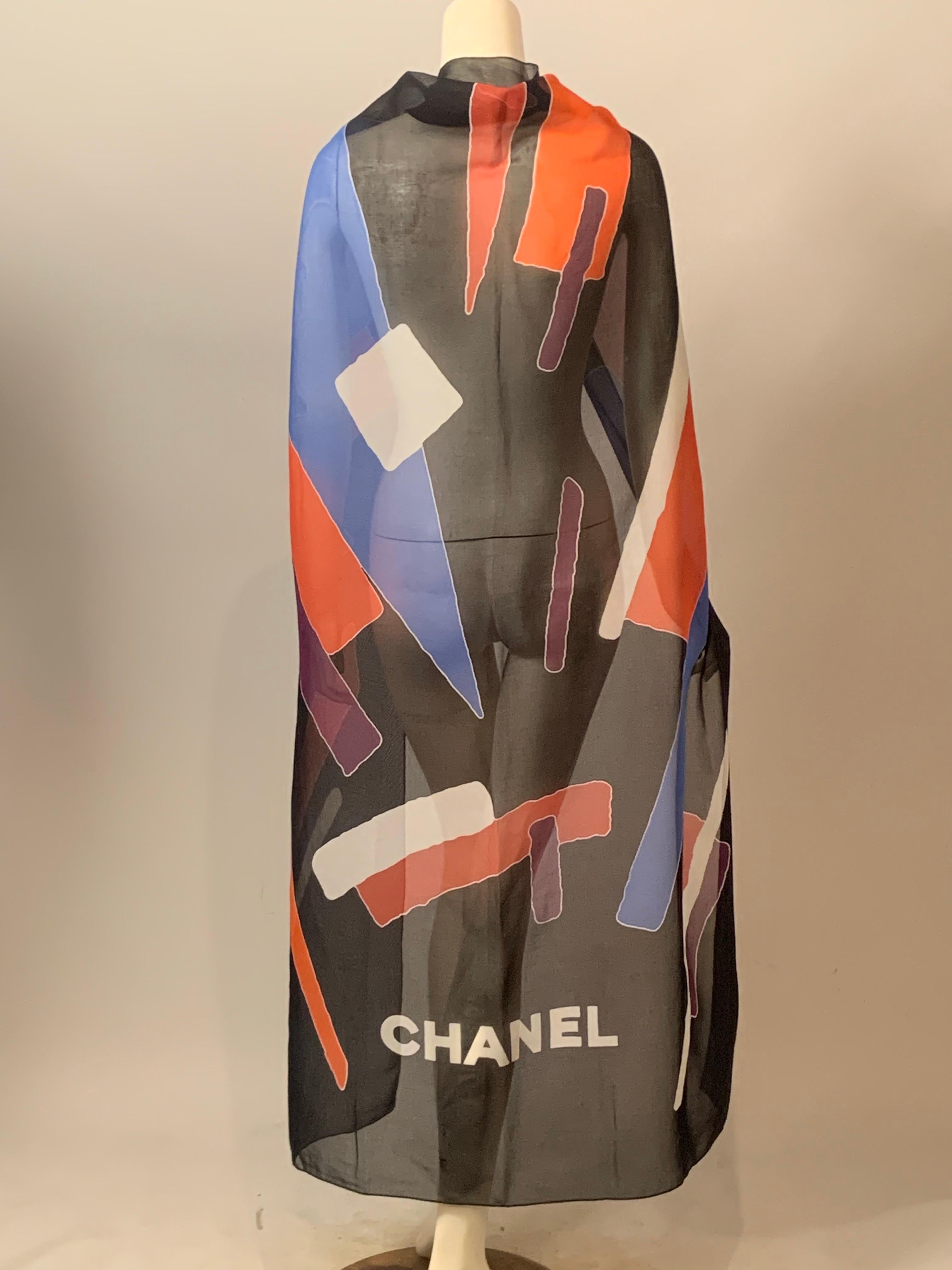 Donna Scialle o pareo in cotone con grafica multicolore di Chanel mai indossato in vendita