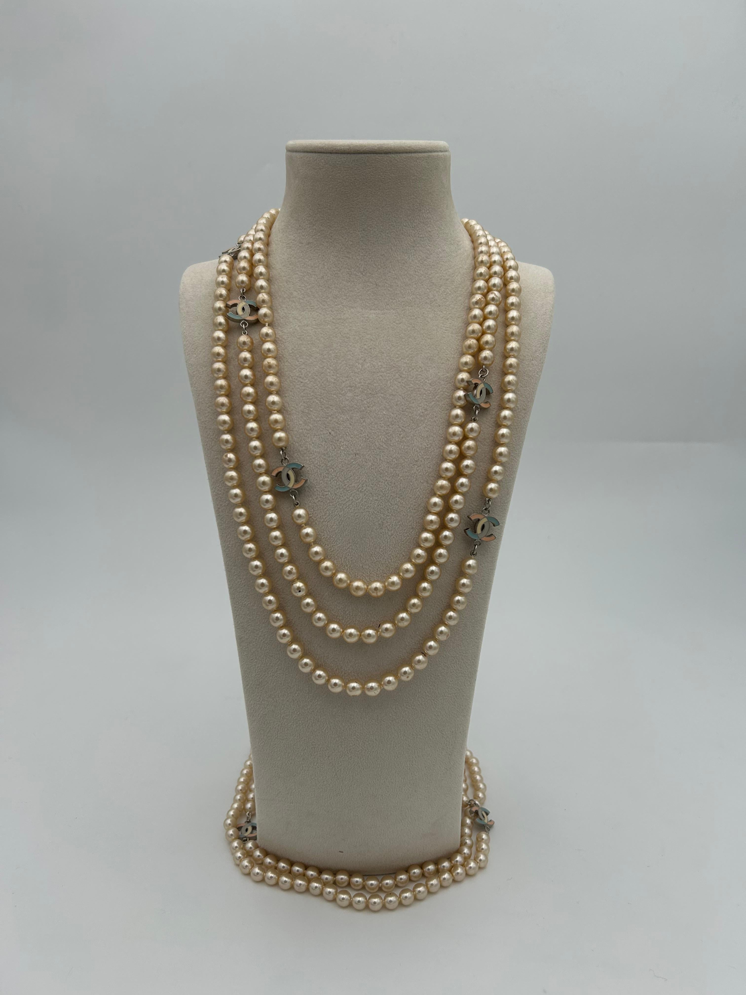 Chanel Mehrreihige Perlenkette 2005 (Ungeschliffen) im Angebot