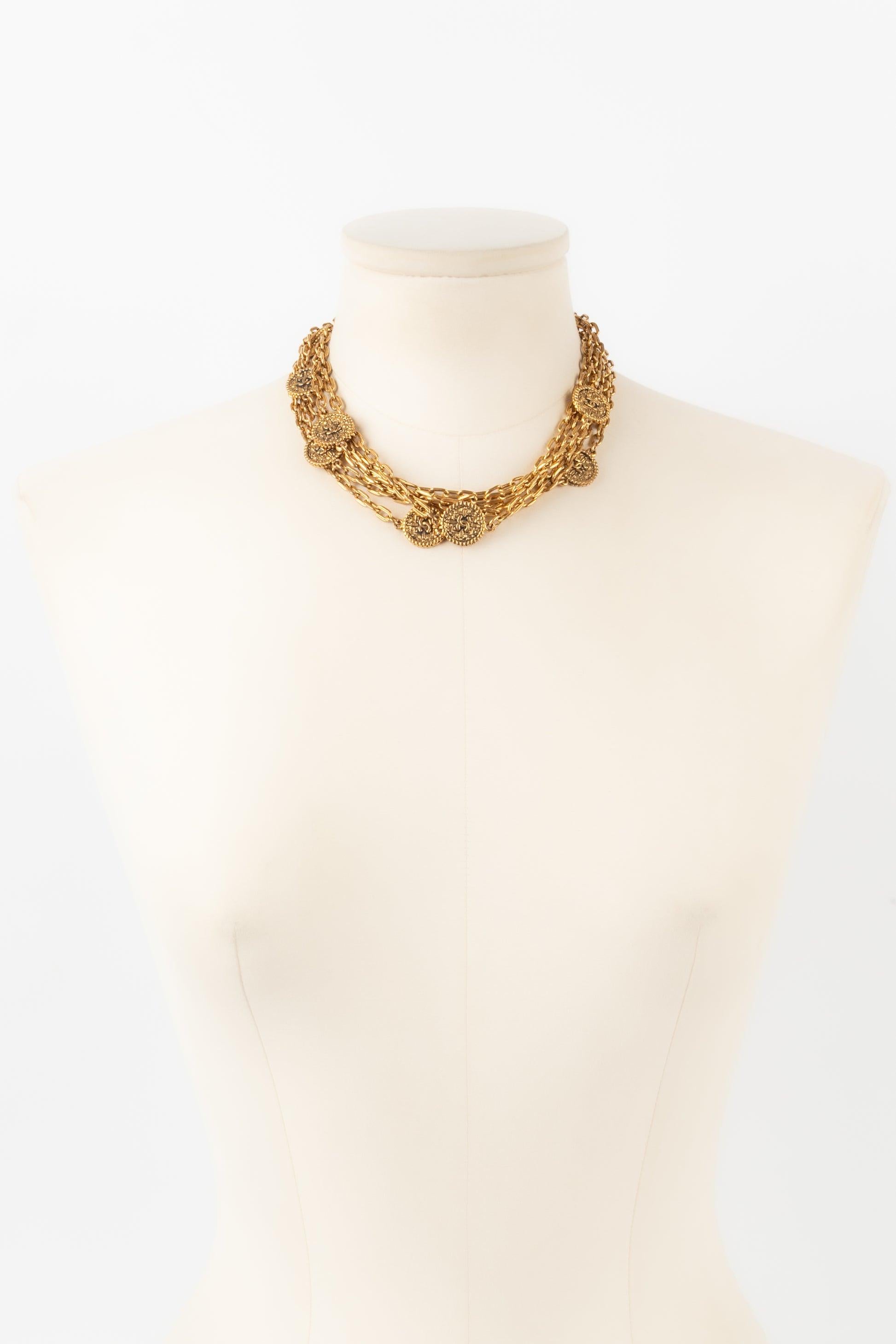 Chanel Multi-row Short Necklace with Golden Metal Chains In Excellent Condition In SAINT-OUEN-SUR-SEINE, FR