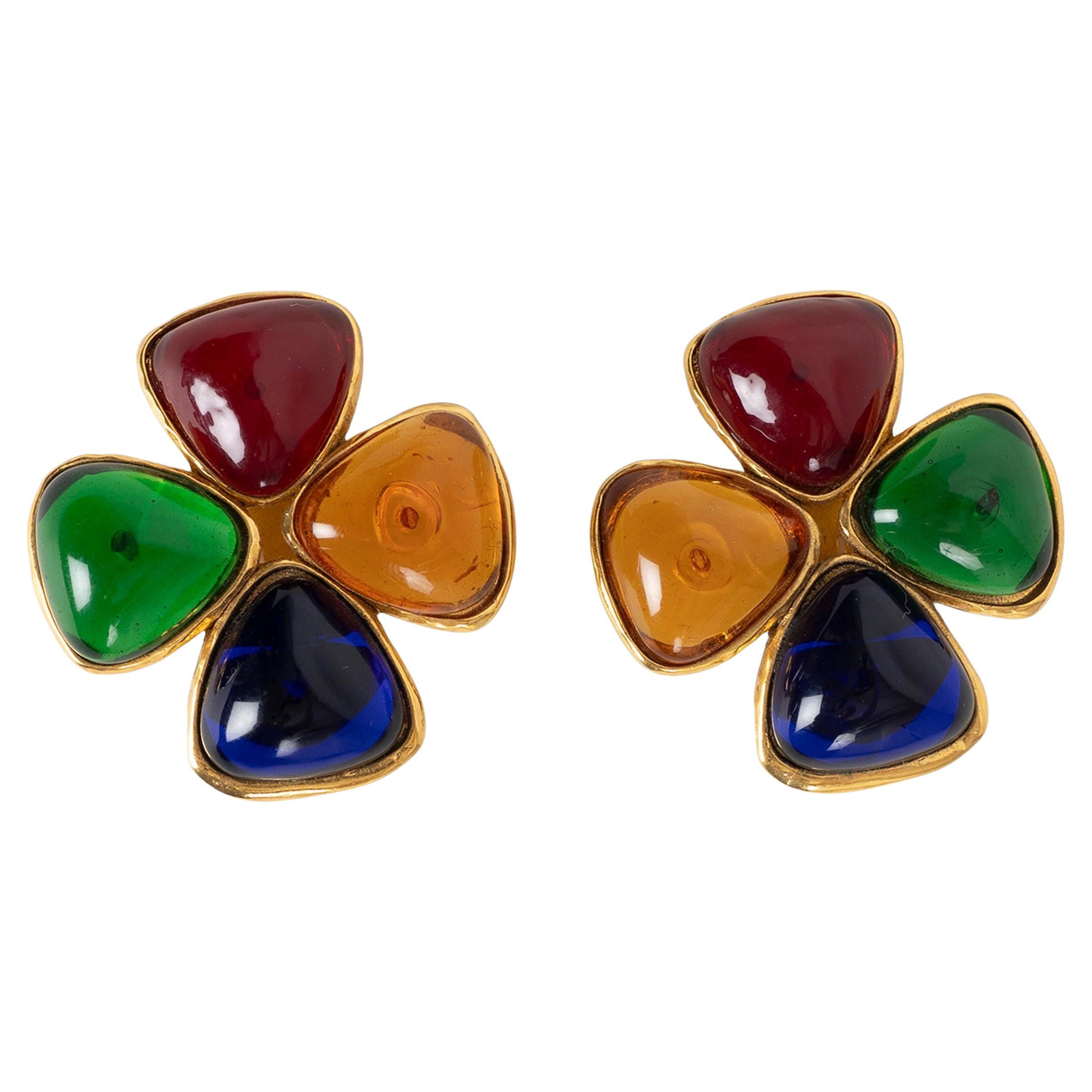CHANEL multicolor 91A GRIPOIX GLASS CLOVER Clip Earrings en vente