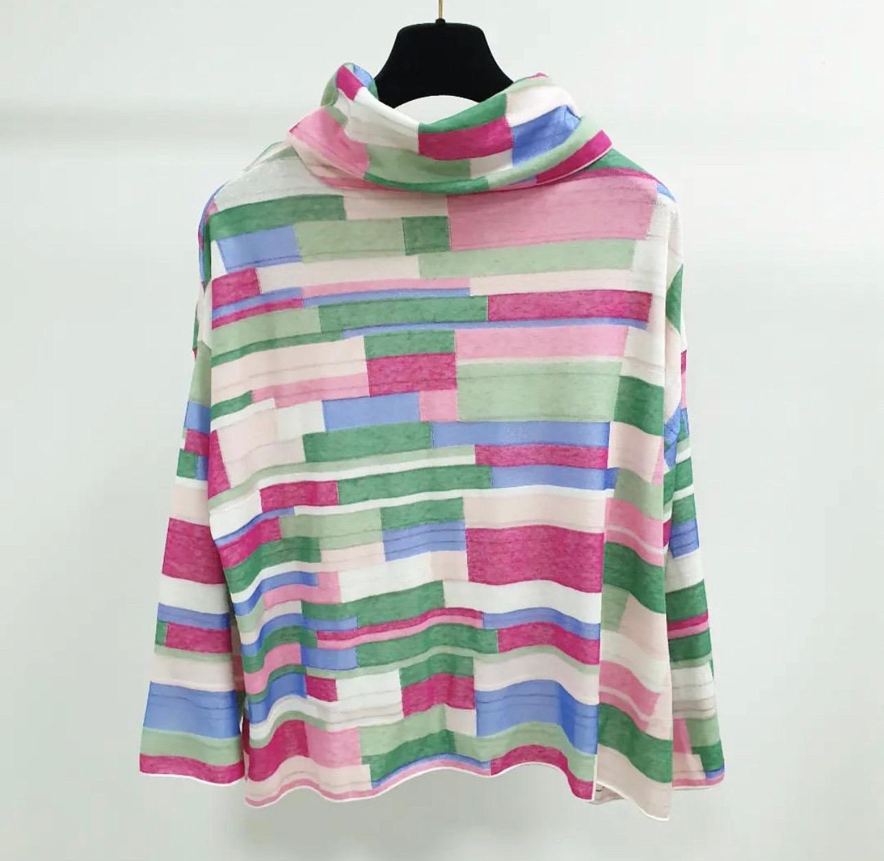 Chanel Multicolor Abstract Printed Knit Turtleneck Top In Excellent Condition For Sale In Krakow, PL