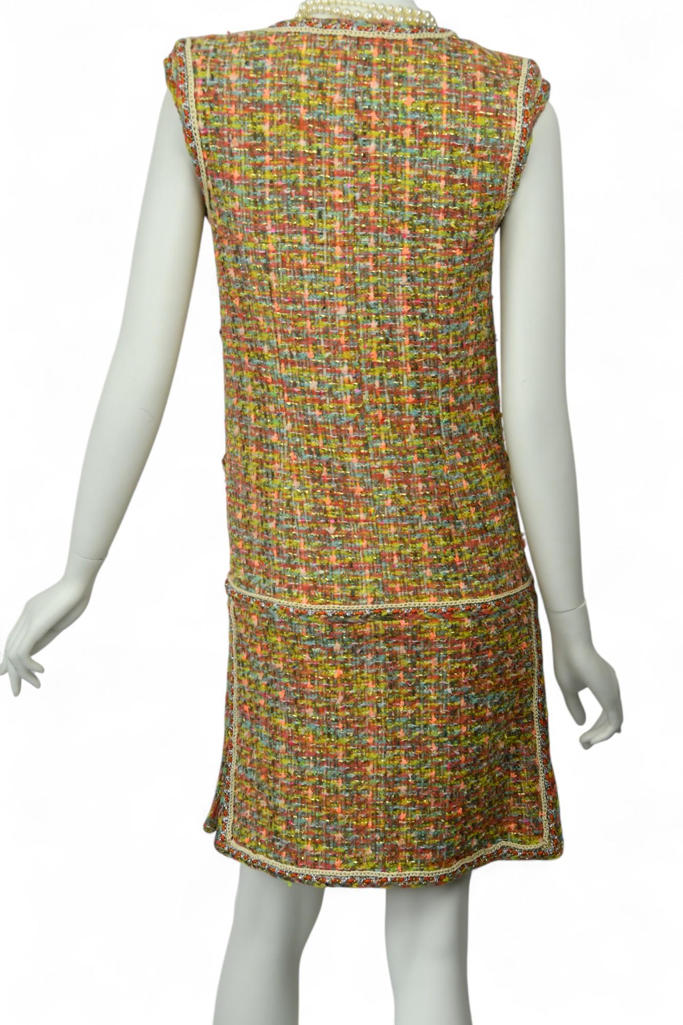 Chanel Vestido Bouclé Multicolor Sin Mangas  Talla 4 US en venta 11