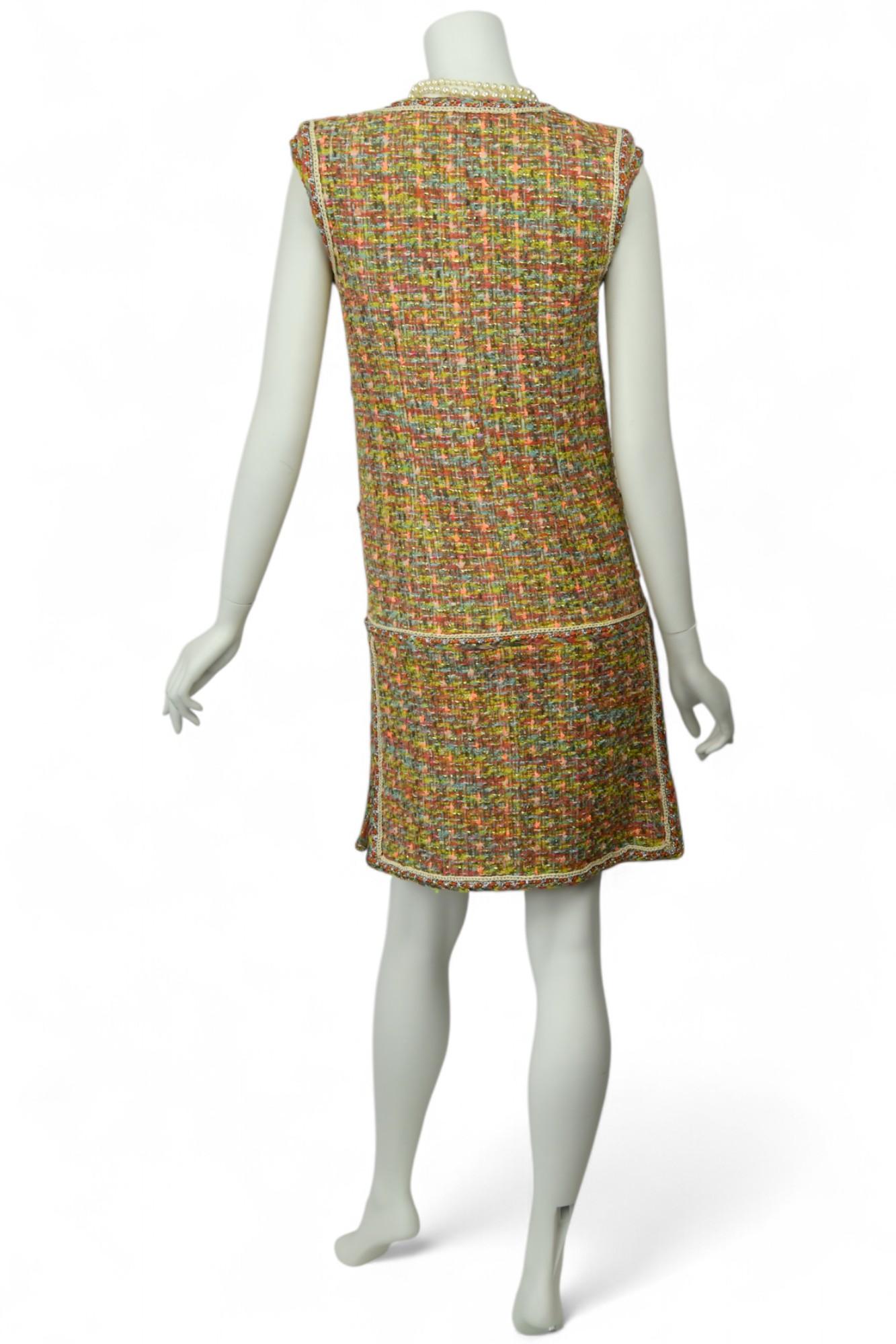 Chanel Vestido Bouclé Multicolor Sin Mangas  Talla 4 US en venta 12